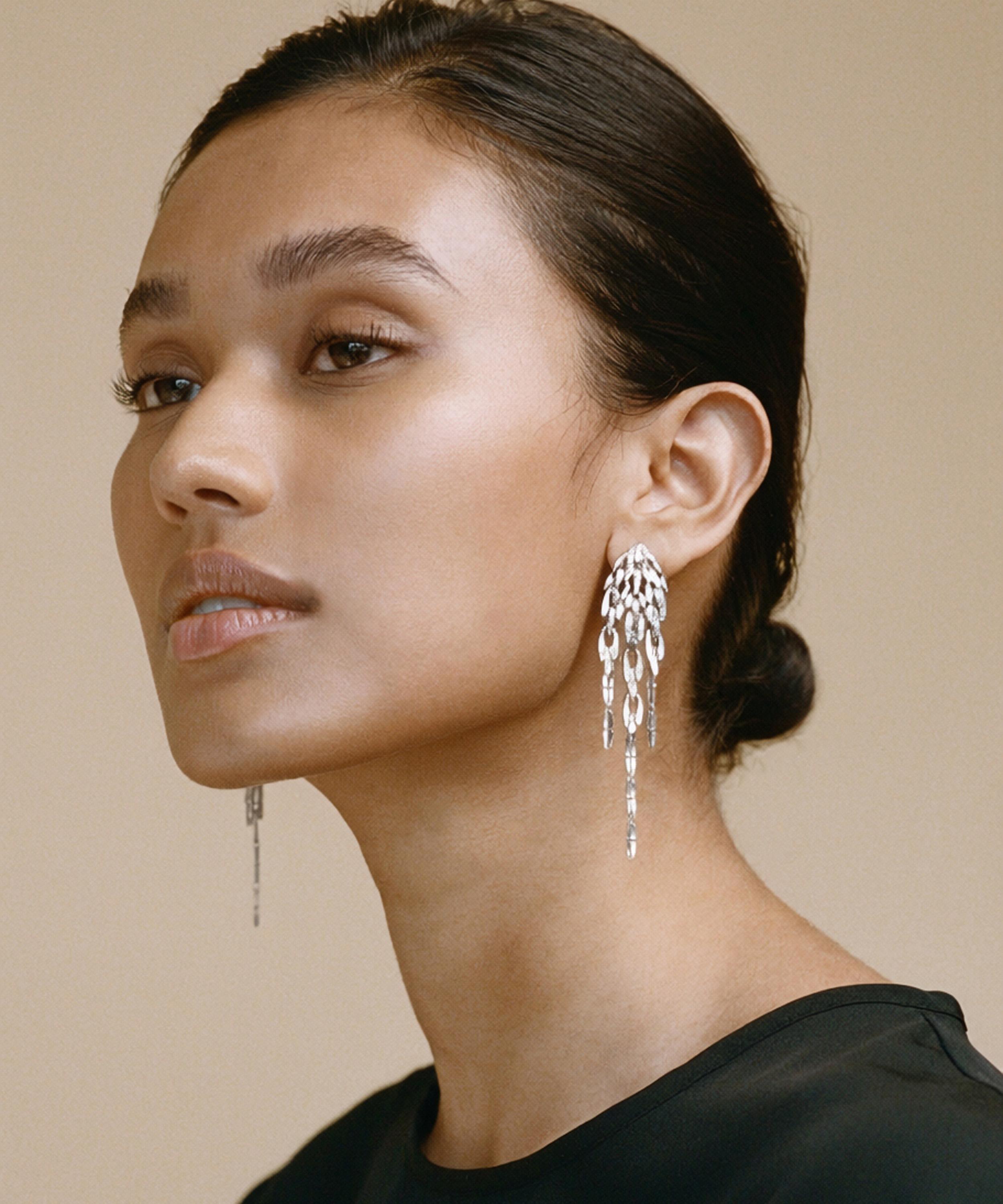 Wouters & Hendrix - Silver Dangling Leaf Stud Earrings image number 2