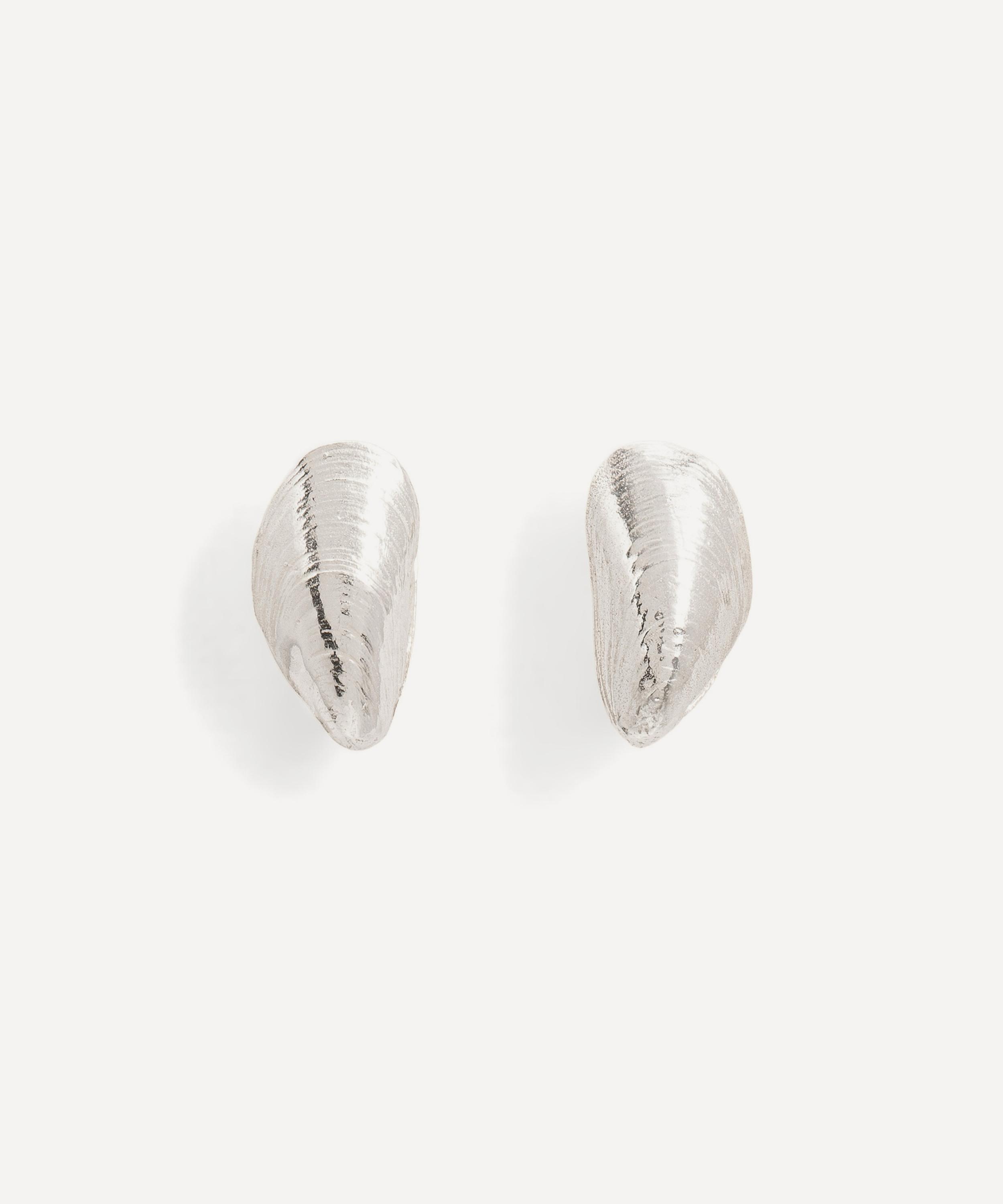 Wouters & Hendrix - Silver Small Mussel Stud Earrings image number 0