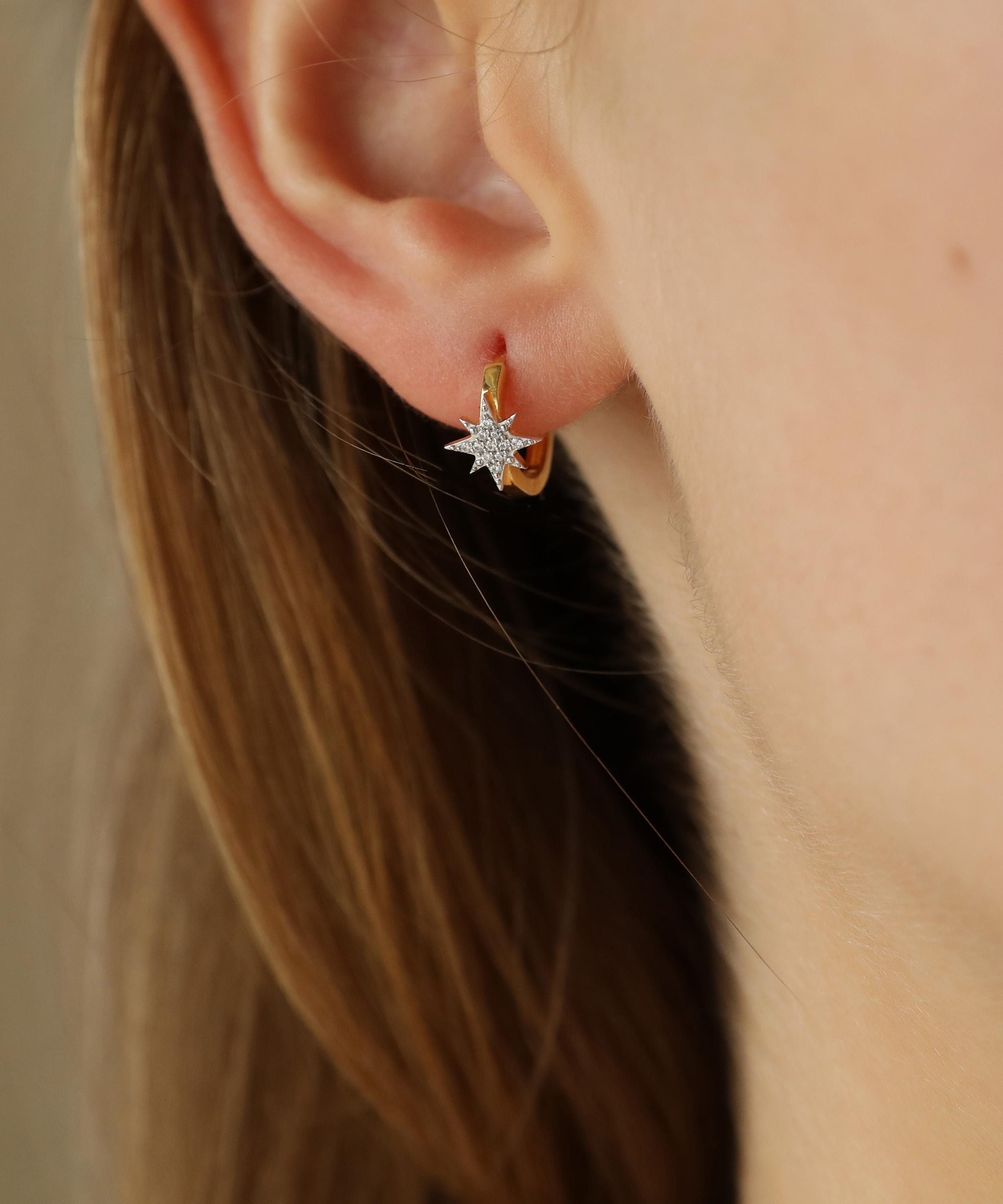 Carrie Elizabeth - 14ct Gold Starburst Baroque Pearl Drop Earrings image number 3