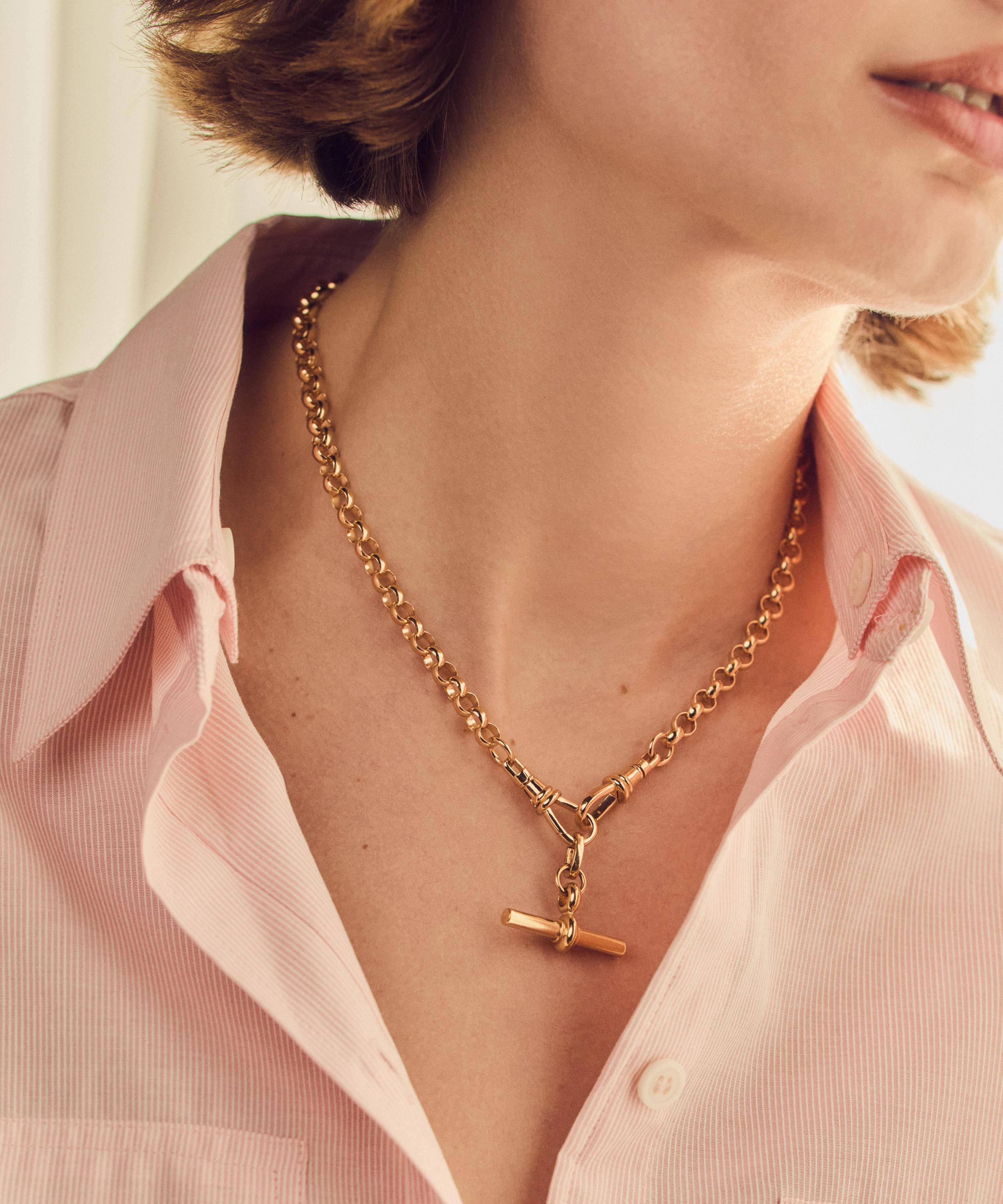 Carrie Elizabeth - 18ct Gold Luxe T-Bar Pendant image number 1