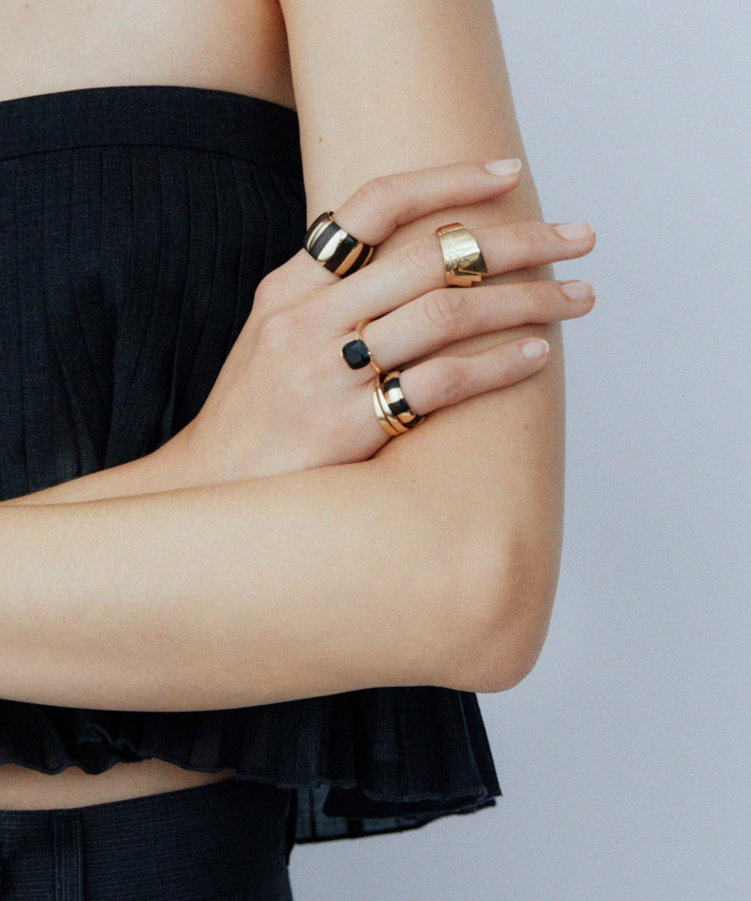KINRADEN - 18ct Gold Flare Ring image number 2