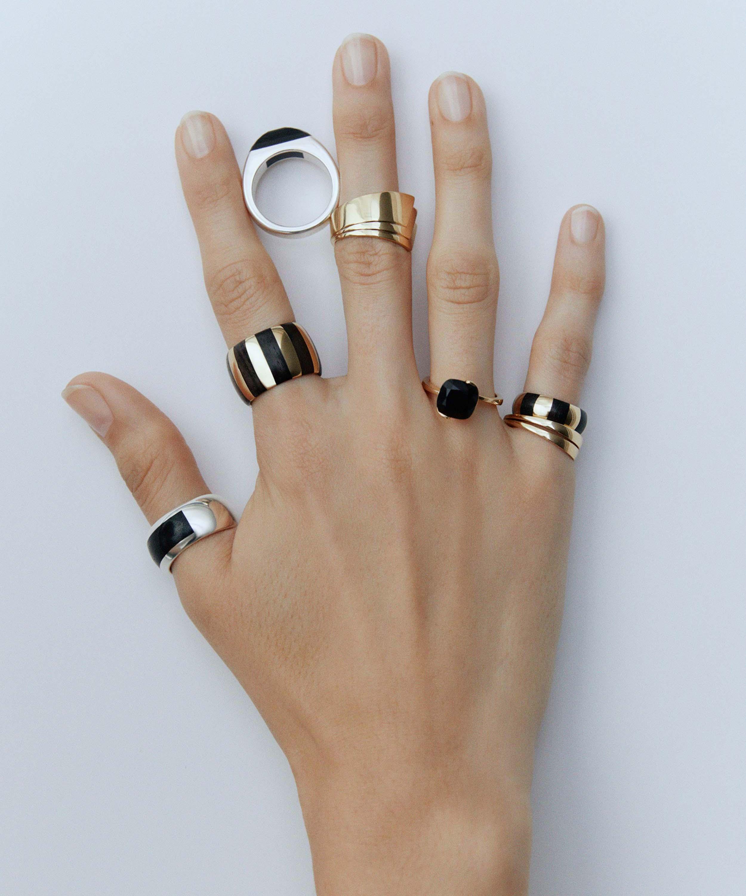 KINRADEN - 18ct Gold Flare Ring image number 4