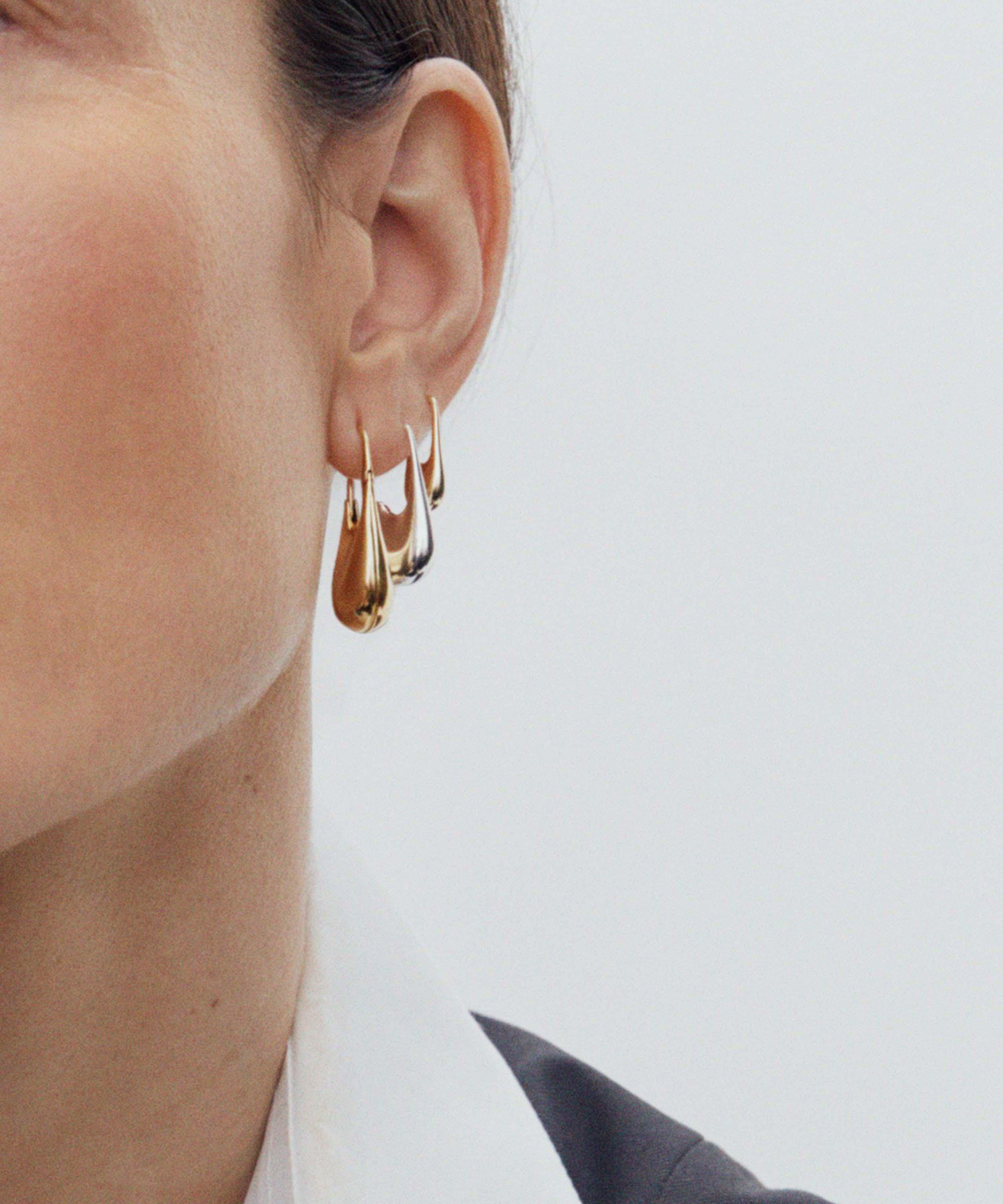KINRADEN - 18ct Gold Doric Tiny Drop Earring image number 1