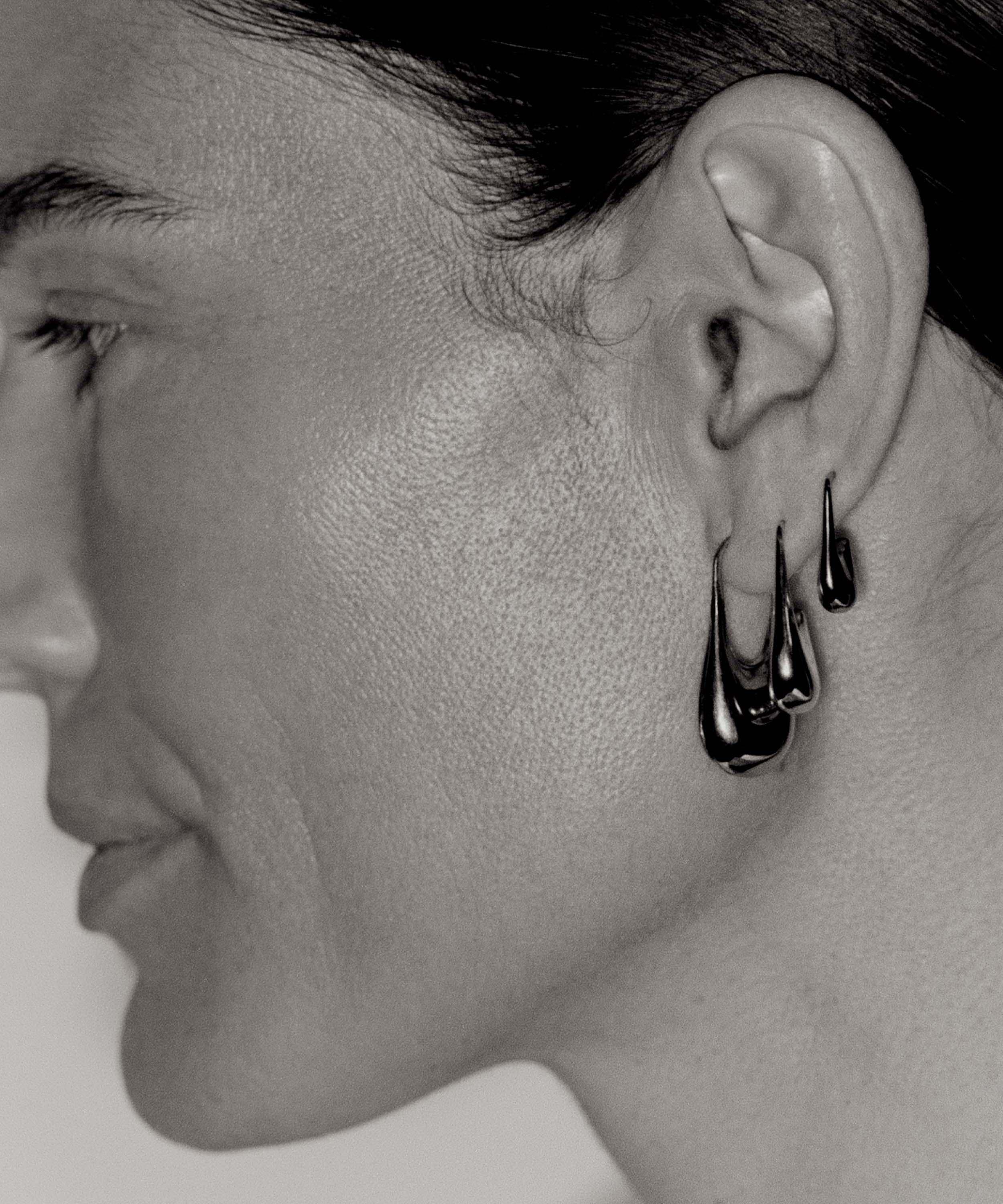 KINRADEN - 18ct Gold Doric Tiny Drop Earring image number 3