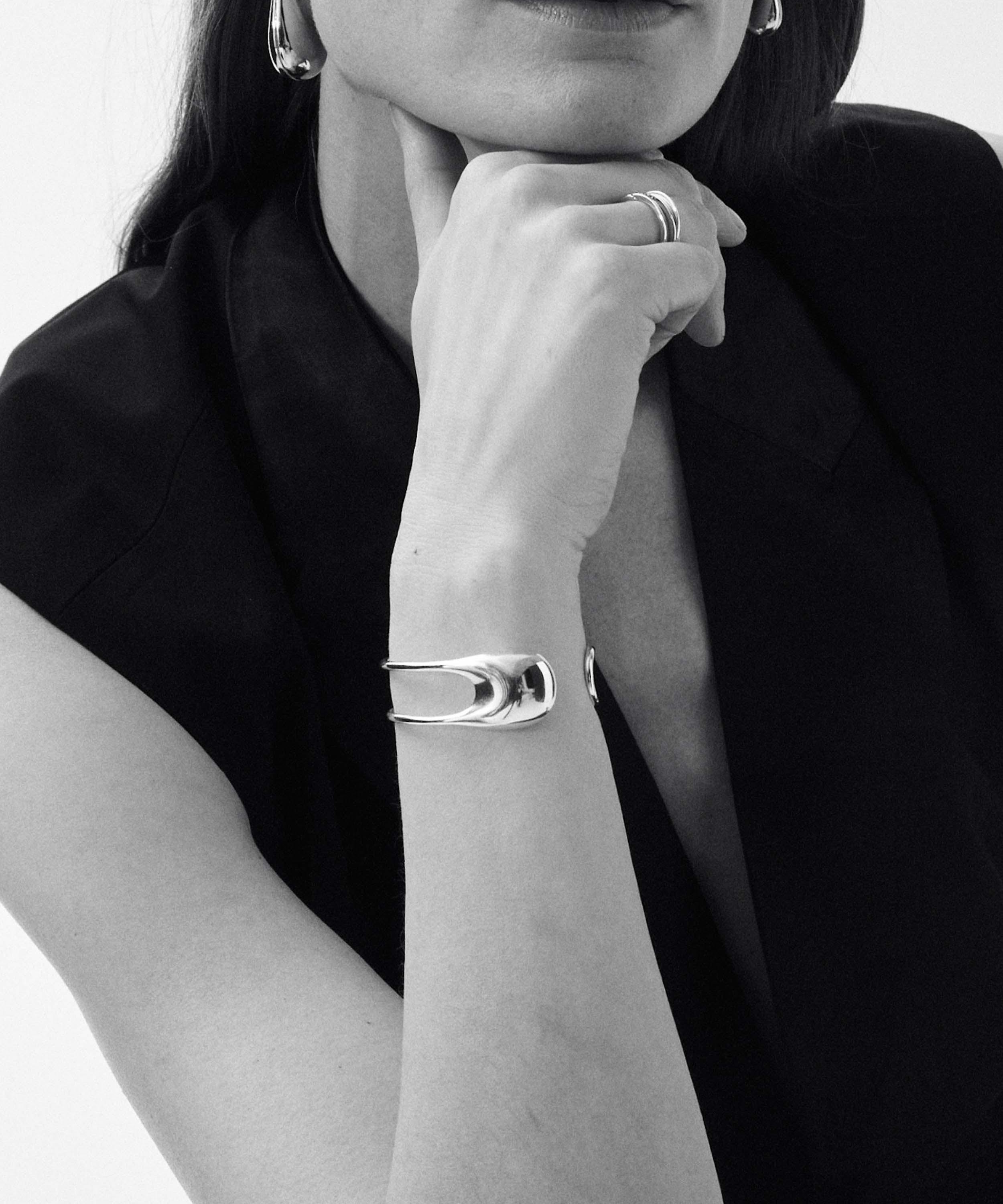 KINRADEN - Sterling Silver Hera Bracelet image number 3