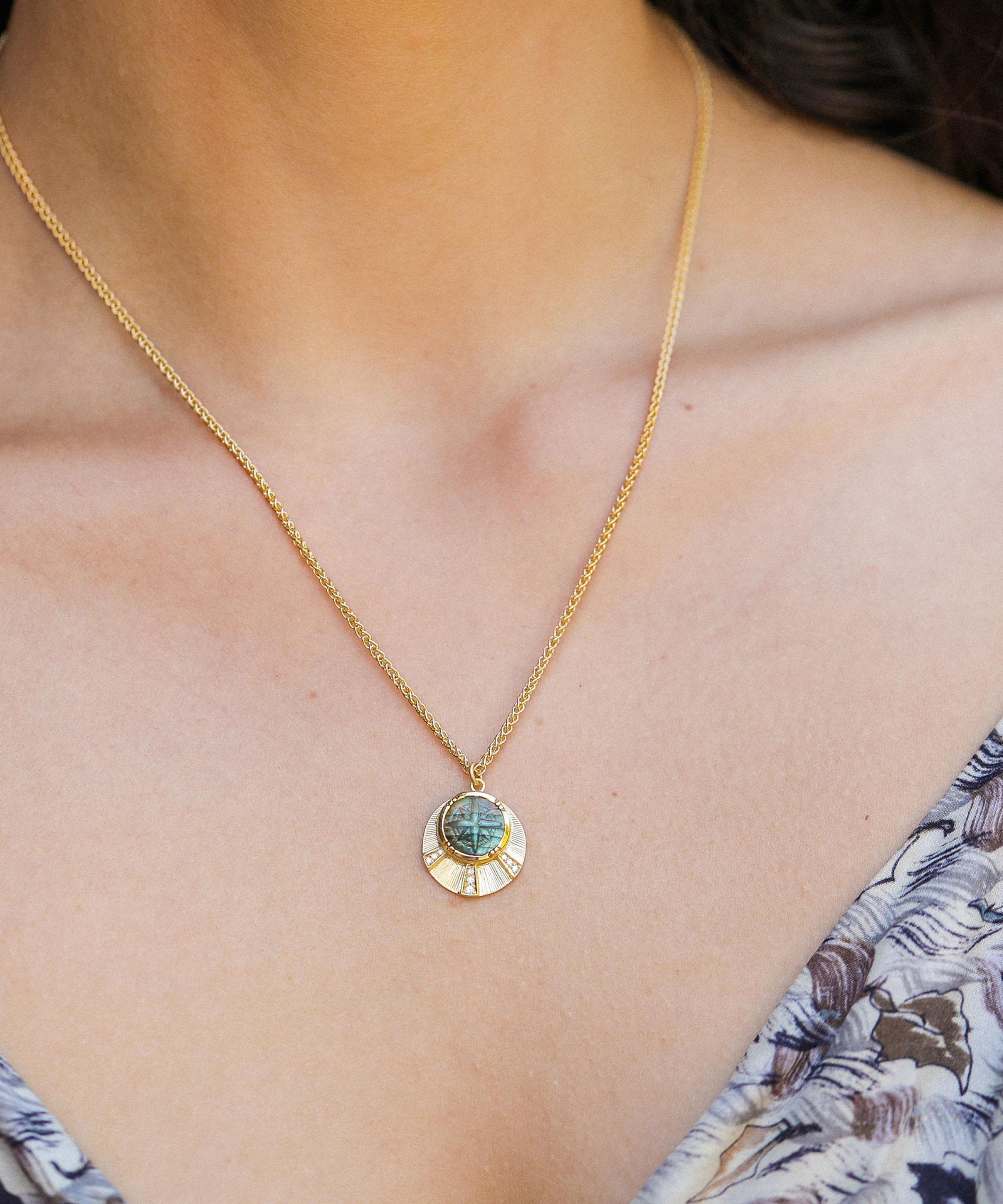 Brooke Gregson - 18ct Gold Compass Shield Labradorite Pendant Necklace image number 1