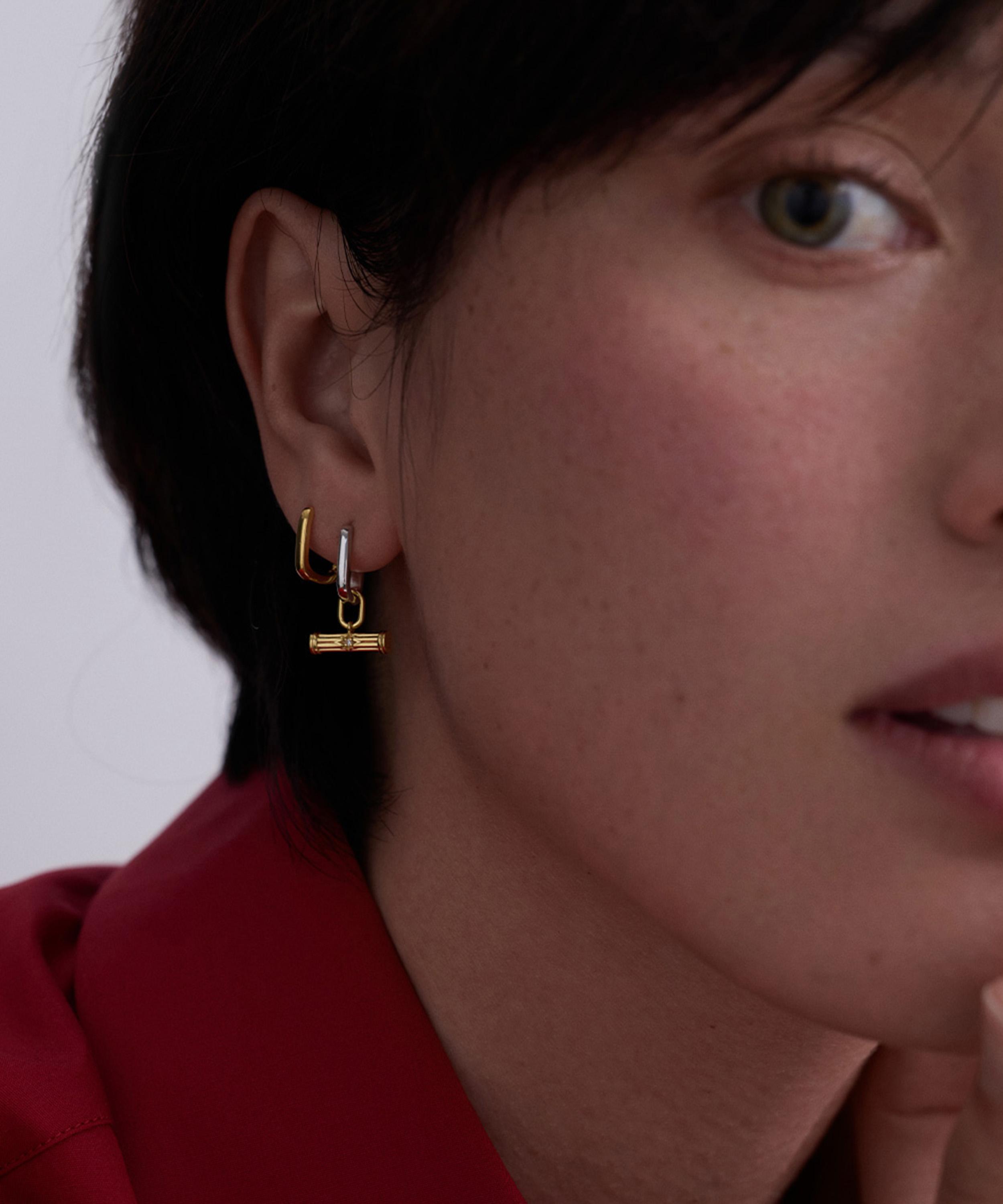 Astley Clarke - 18ct Gold-Plated Mixed Metal T-Bar Huggie Earrings x Laura Jackson image number 2