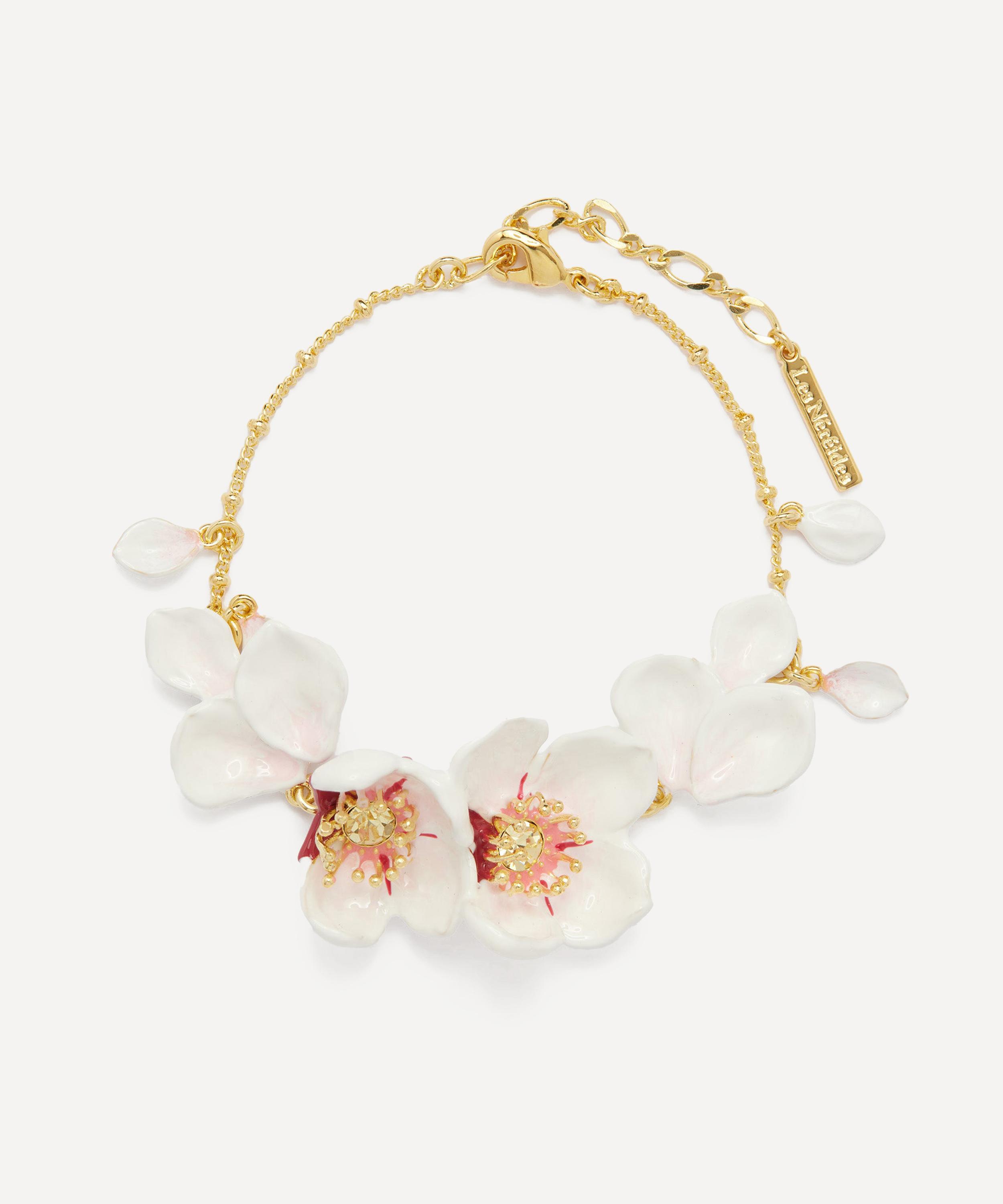 Les N&eacute;r&eacute;ides - Gold-Plated Japanese White Cherry Blossom and Petals Thin Bracelet image number 0