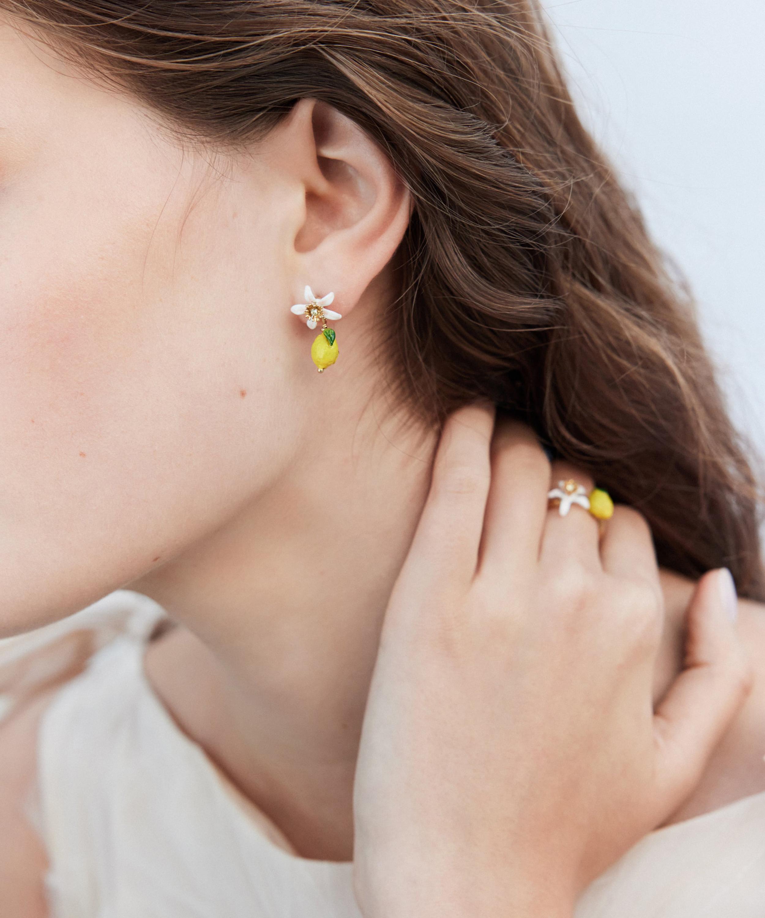 Les N&eacute;r&eacute;ides - Gold-Plated Lemon and Lemon Blossom Adjustable Ring image number 2
