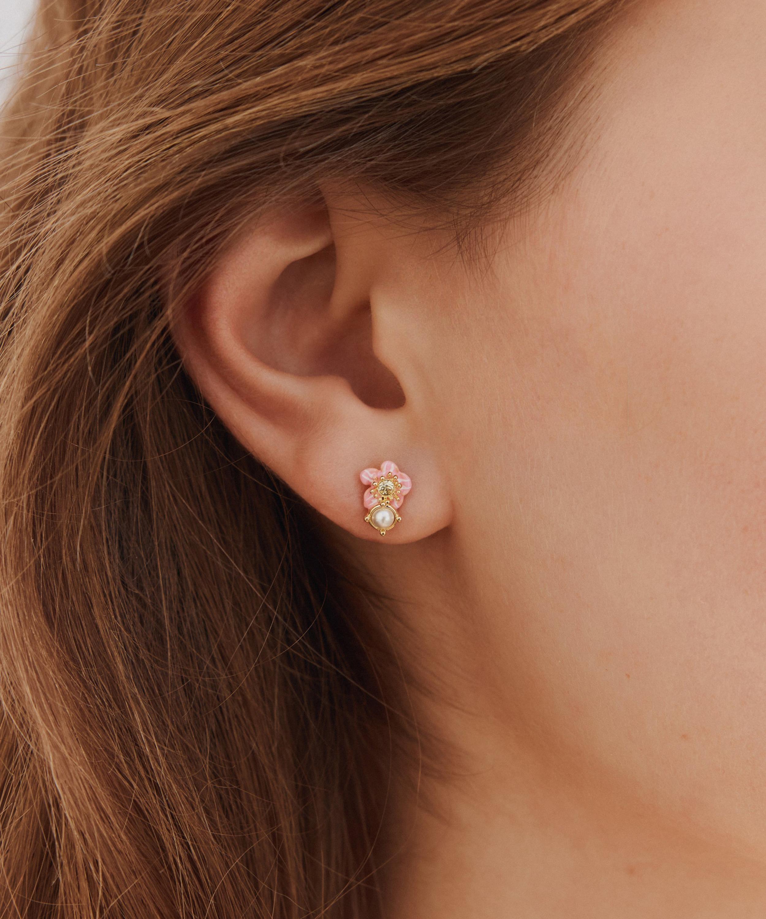 Les N&eacute;r&eacute;ides - Gold-Tone Asymmetrical Wild Strawberry and Pink Flower Stud Earrings image number 1