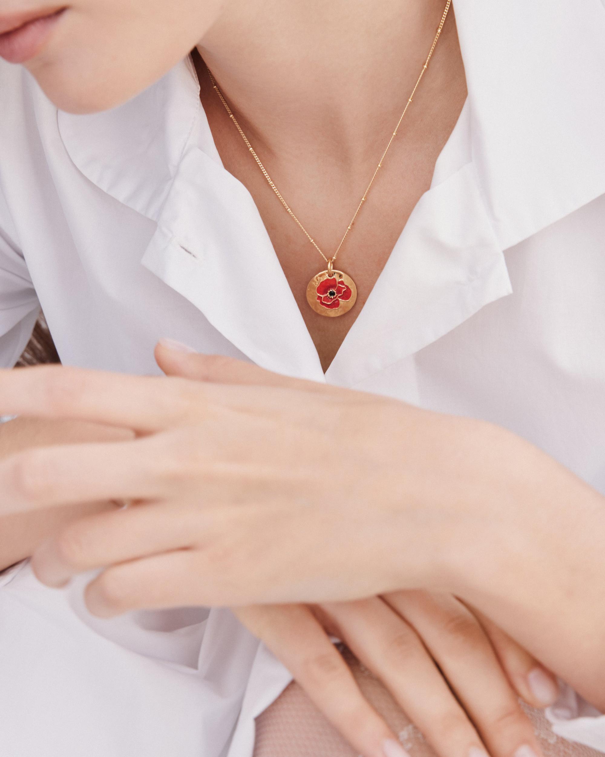 Les N&eacute;r&eacute;ides - Gold-Tone Poppy Medallion Pendant Necklace image number 1