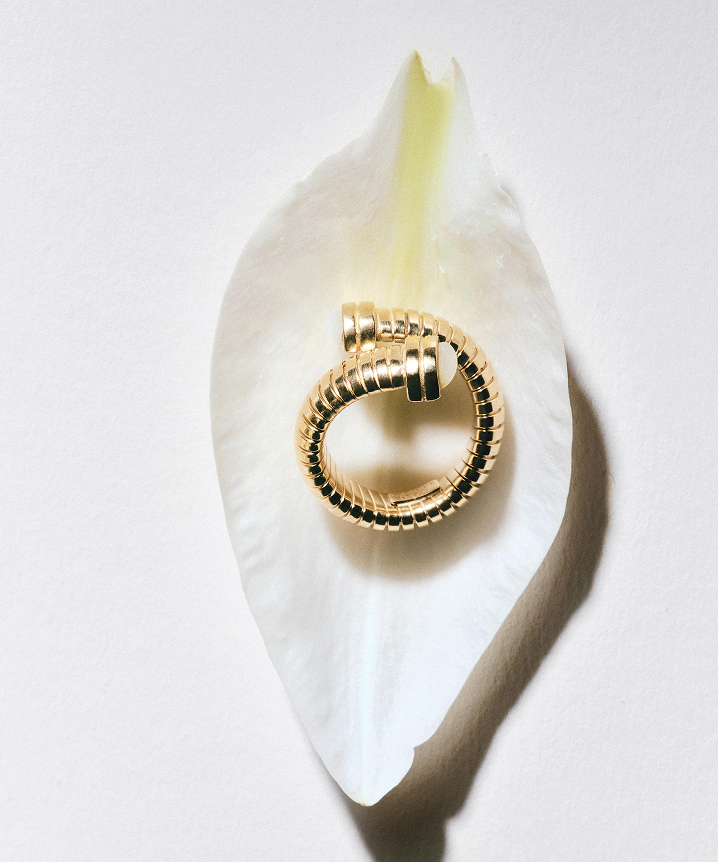 Gas Bijoux - Gold-Plated Antigone Mother of Pearl Ring image number 3