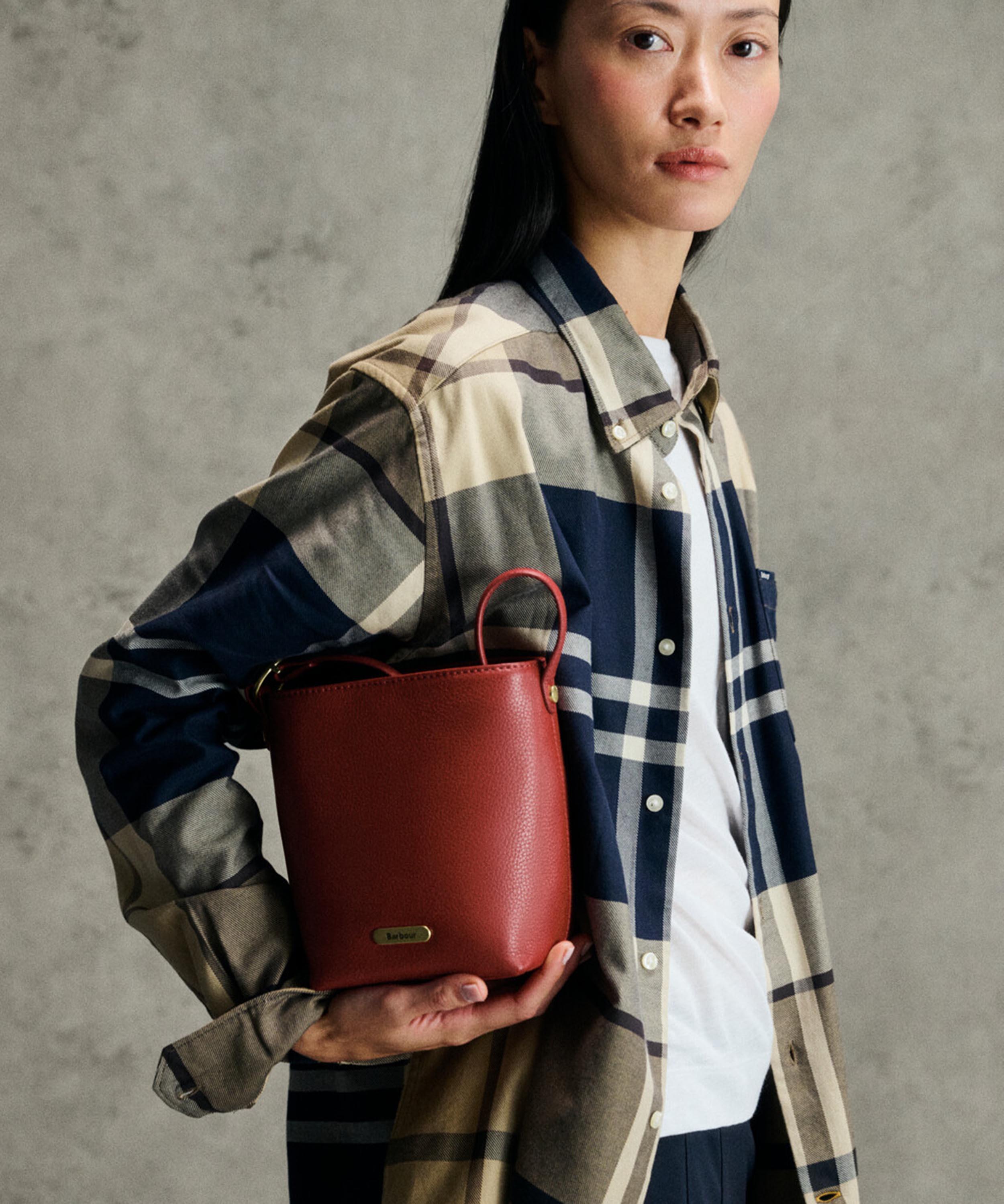 Barbour - Cedar Mini Leather Bucket Bag image number 5