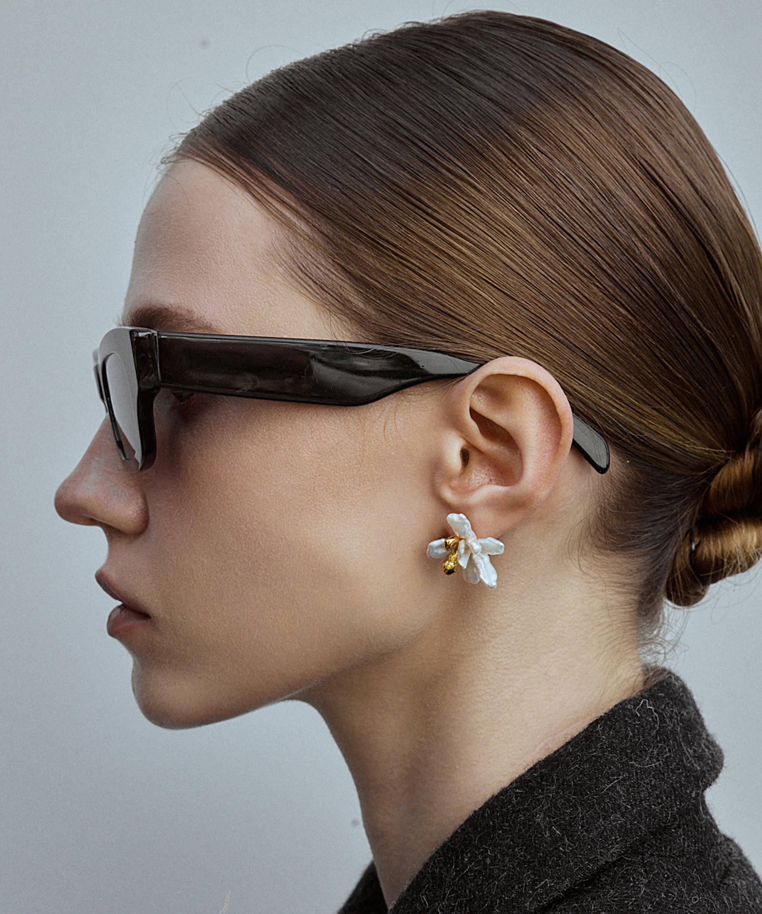 Pacharee - 18ct Gold-Plated Silver Birch Floral Pearl Earrings image number 1