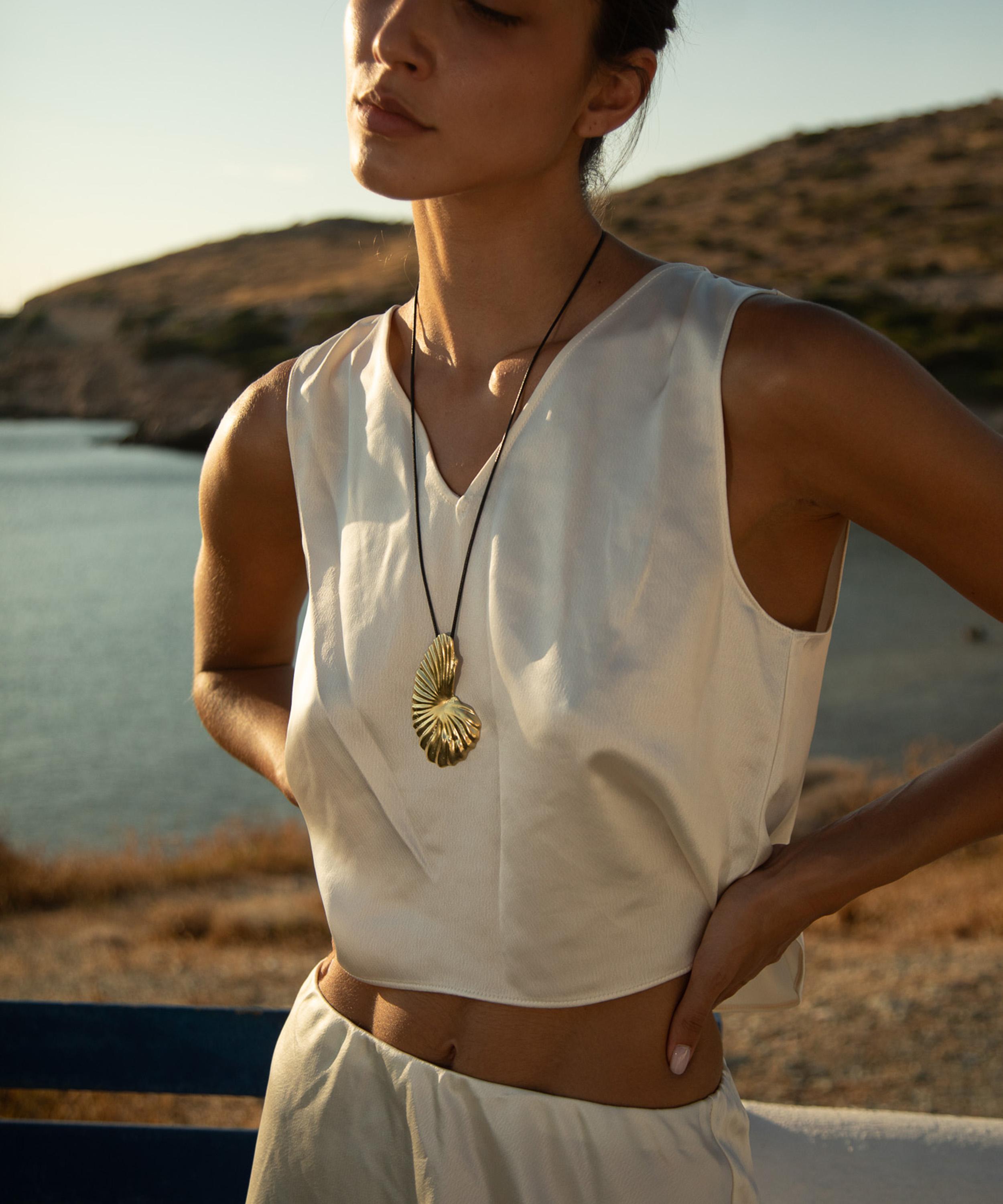 YSSO - 18ct-24ct Gold Plated Birth of Venus Necklace image number 1