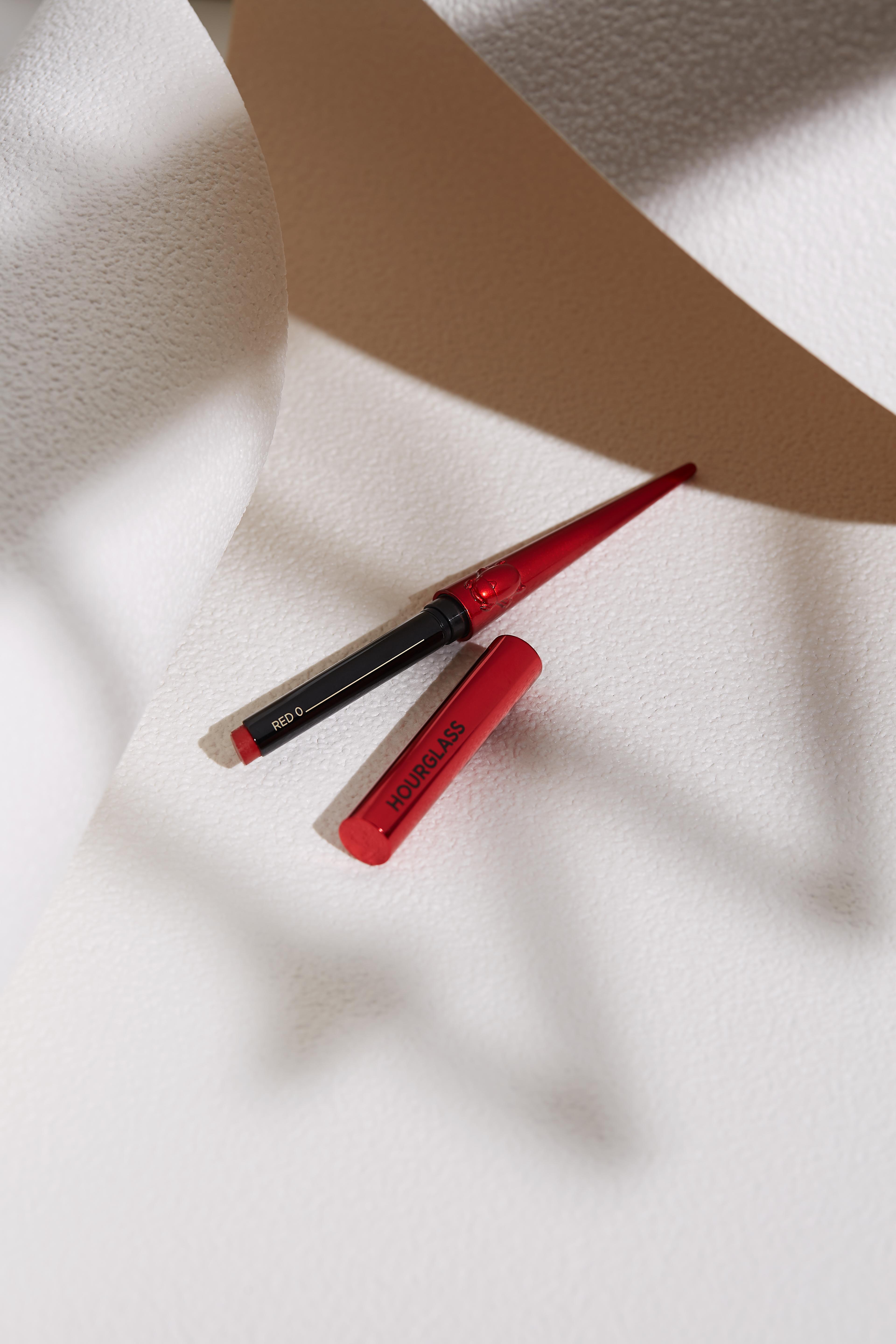 Hourglass: Red 0 Vegan Lipstick