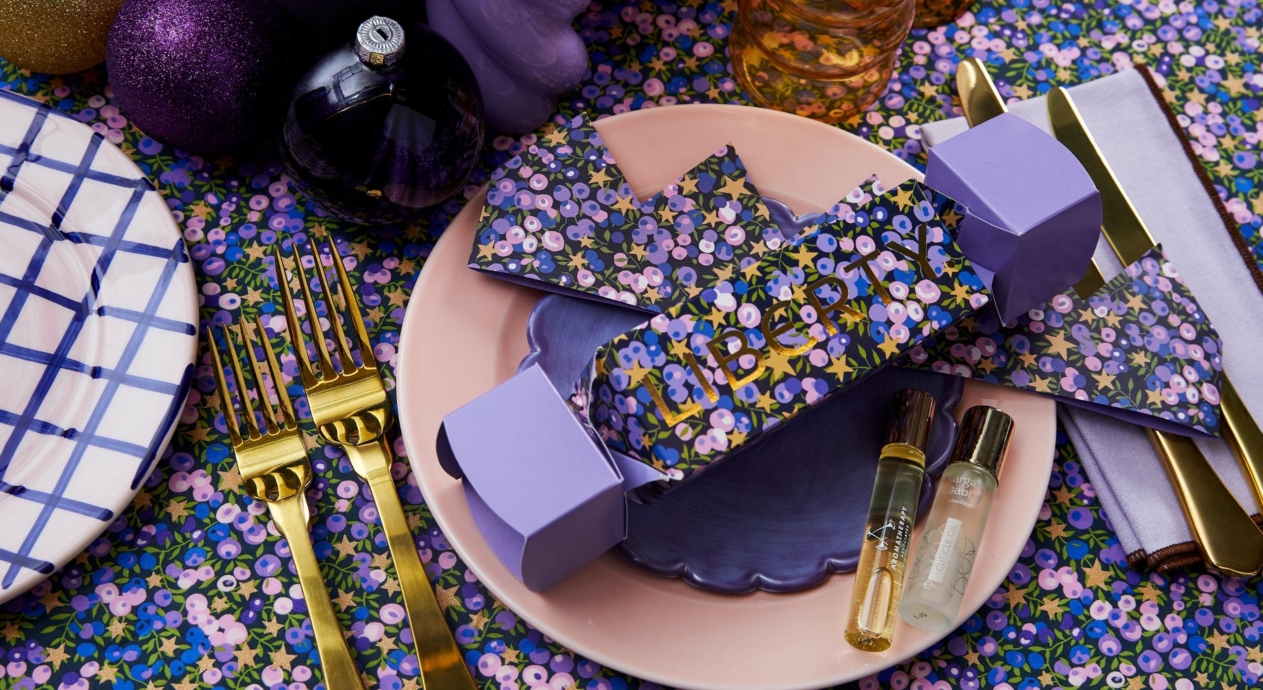 Liberty Christmas Crackers 2021