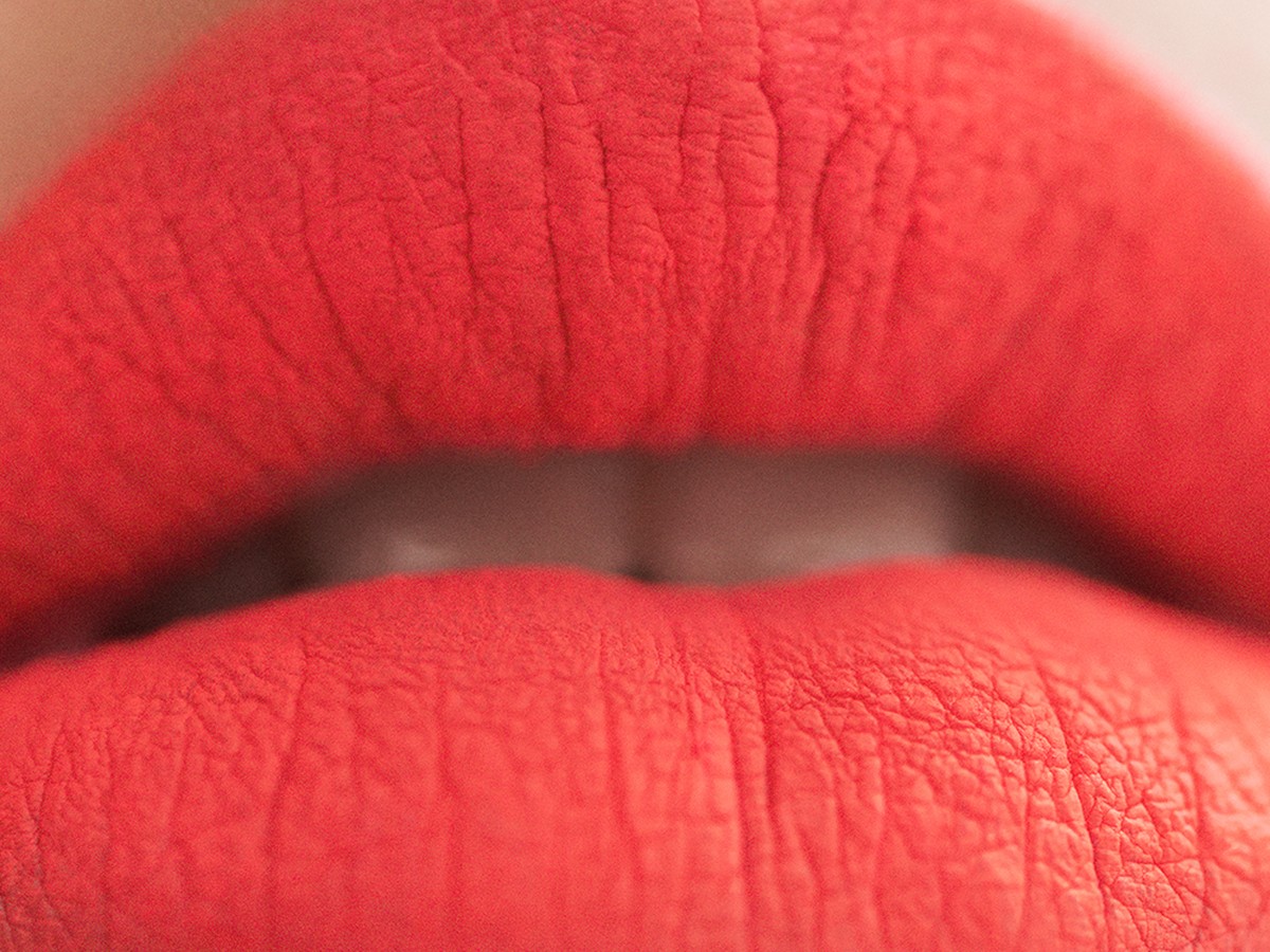 Avon Colour Rich Lipstick in Silky Peach Review - Beauty Bulletin -  Lipsticks - Beauty Bulletin