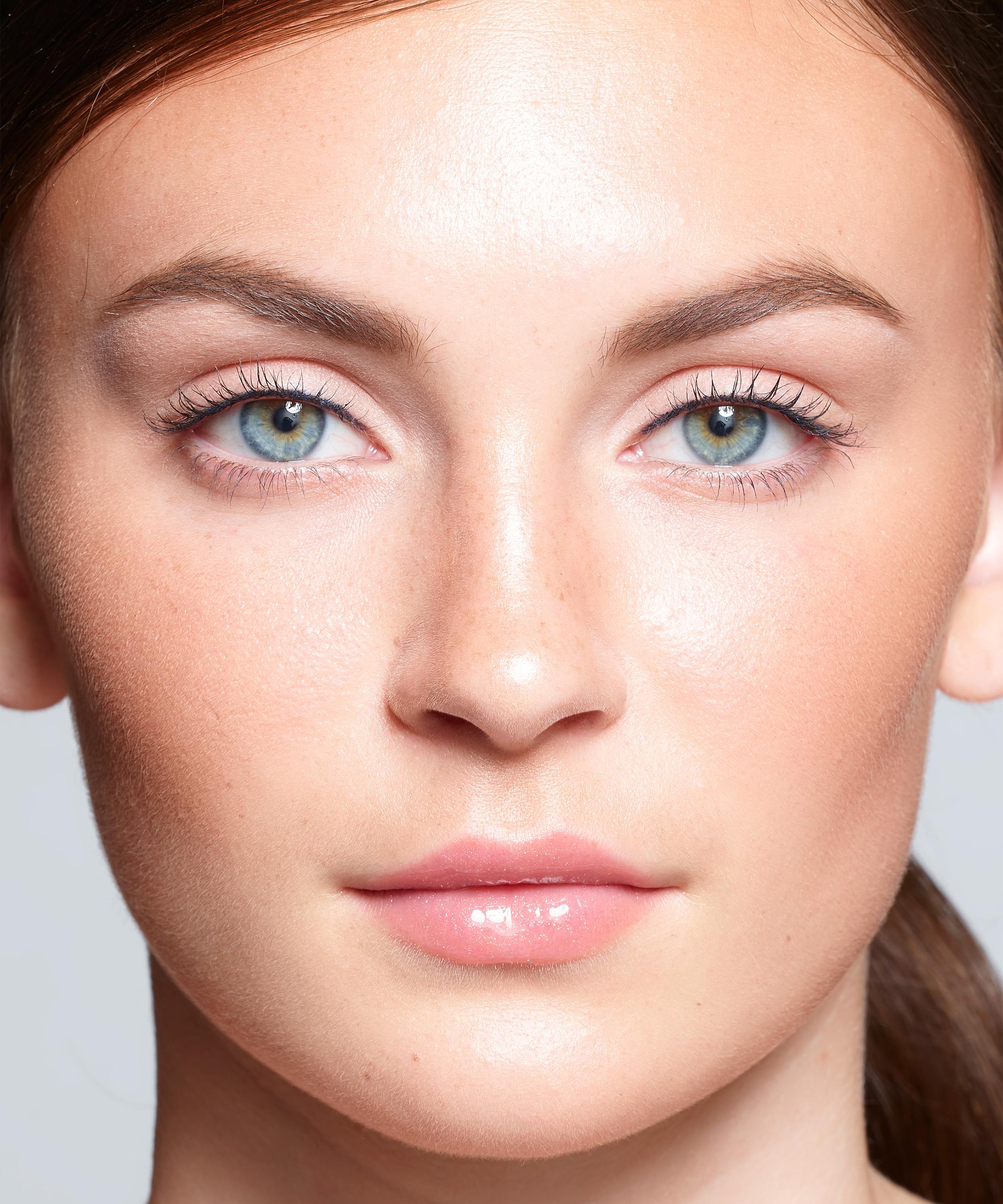 Trish McEvoy - Beauty Booster Lip Gloss SPF 15 in Sexy Nude image number 3