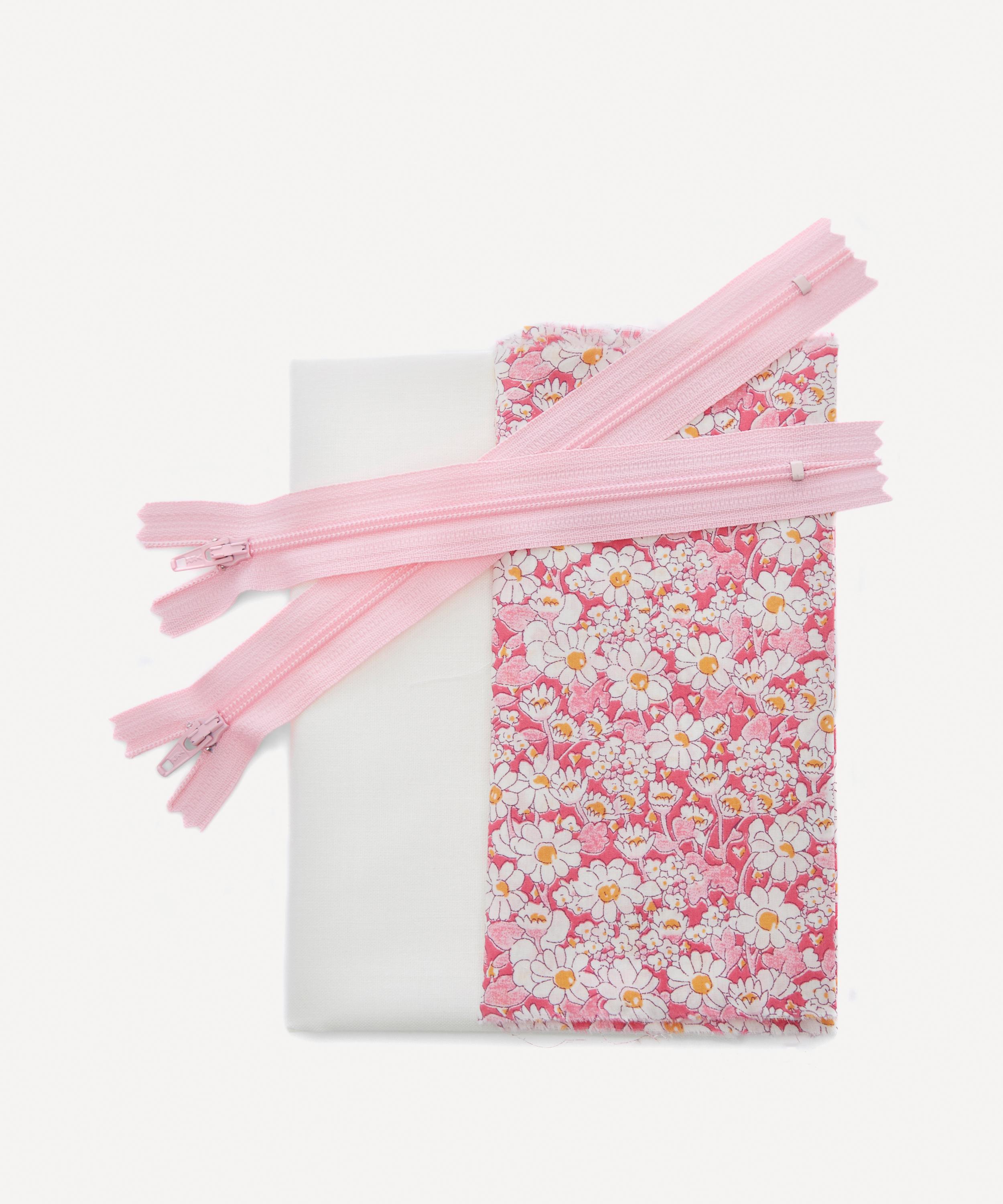 Alice Caroline - Makeup & Coin Purse Kit image number 1