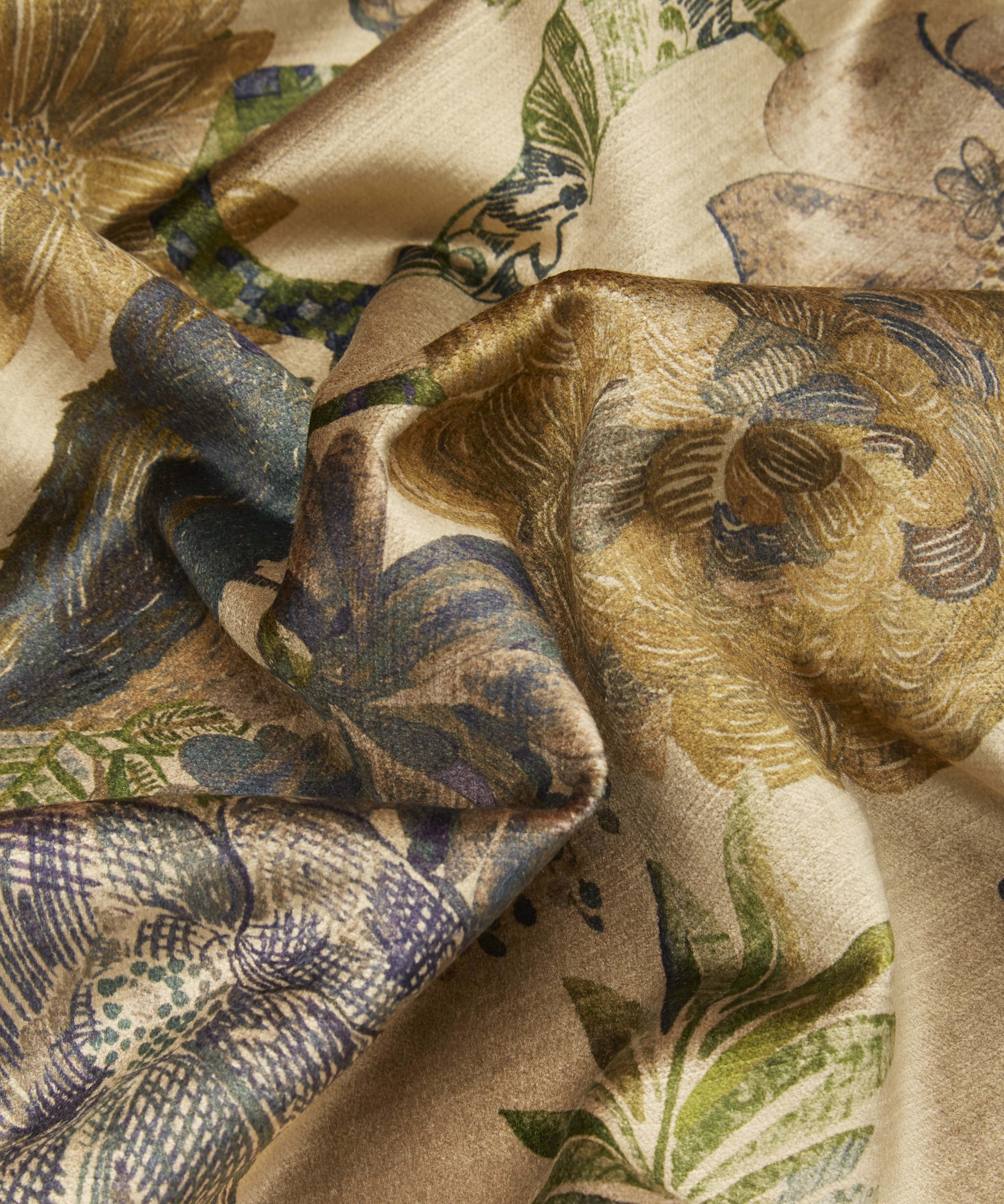 Liberty Fabrics Interiors - Golden Jeffery Rose Tree Vintage Velvet image number 3