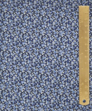 Liberty Fabrics - Pepper Tana Lawn™ Cotton image number 3