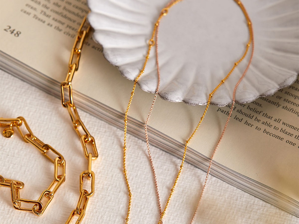How to Prevent Layered Necklace from Tangling 
