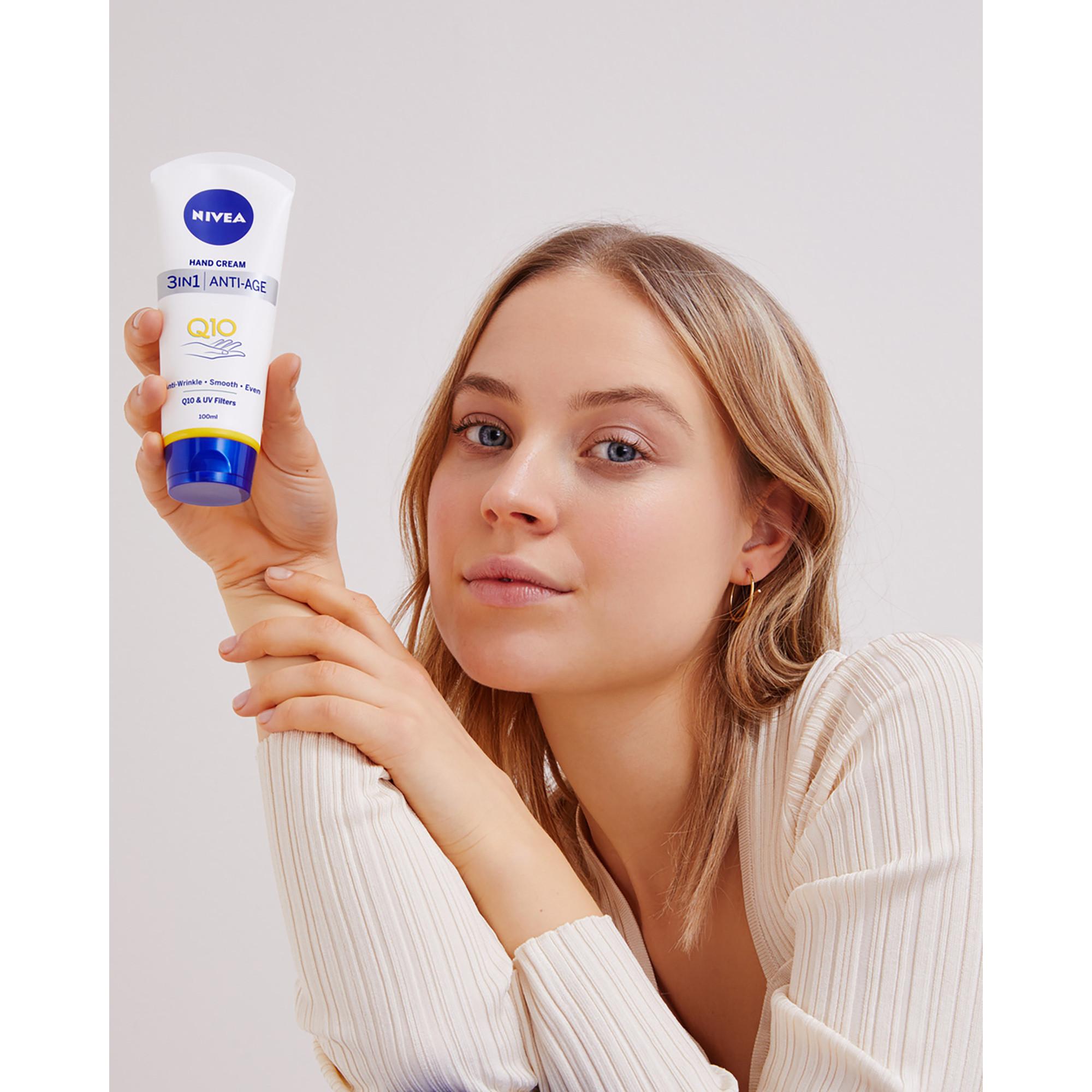 NIVEA Q10 Anti-Age 3in1 Crema mani anti-invecchiamento Q10 