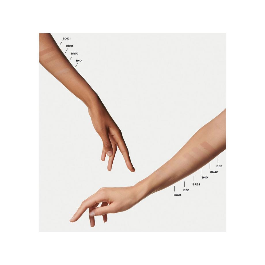 CHANEL ULTRA LE TEINT VELVET FORMULA ULTRA-LEGGERA E A LUNGA TENUTA RISULTATO OPACO VELLUTATO EFFETTO PELLE LEVIGATA COLORITO NATURALE PERFETTO 