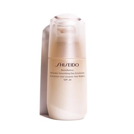 SHISEIDO  Benefiance Wrinkle Smoothing Day Emulsion 