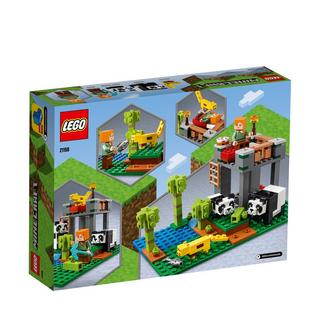LEGO®  21158 L'allevamento di panda 
