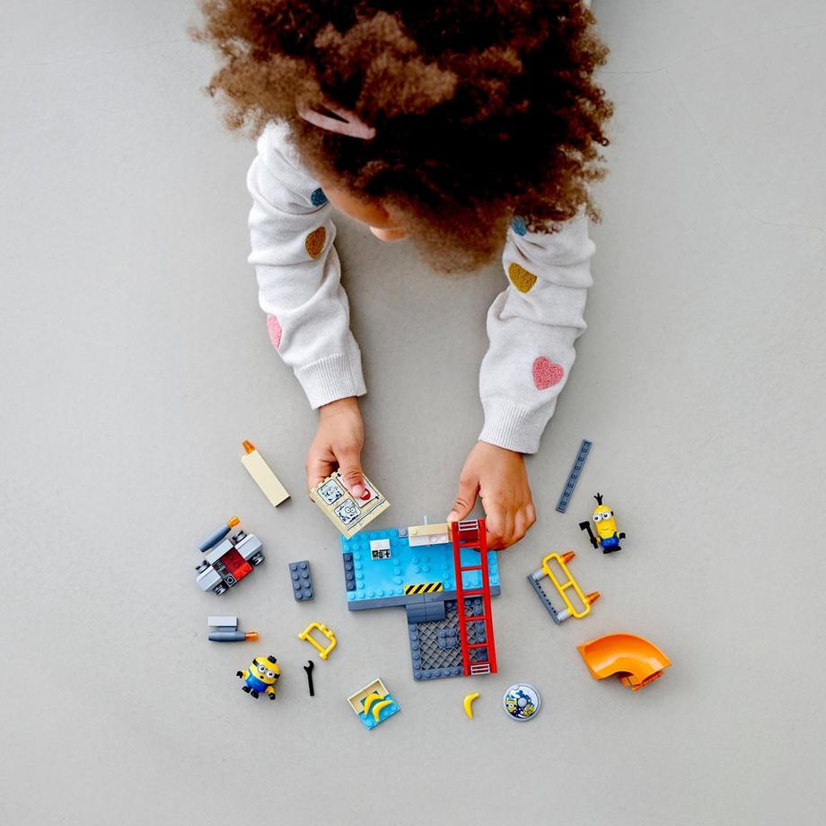 LEGO®  75546 Minions in Grus Labor 