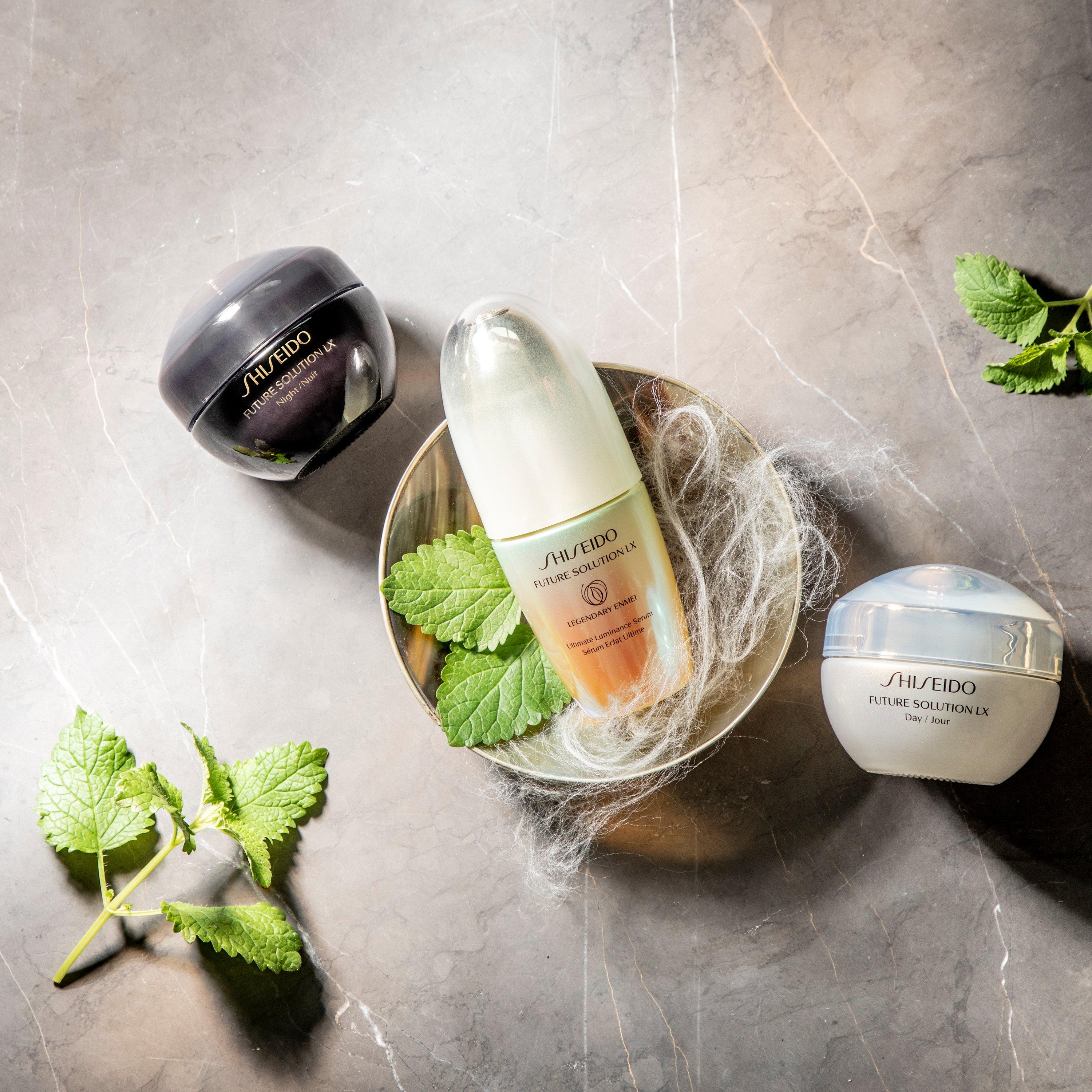 SHISEIDO Future Solution LX Legendary Enmei Ultimate Luminance serum 