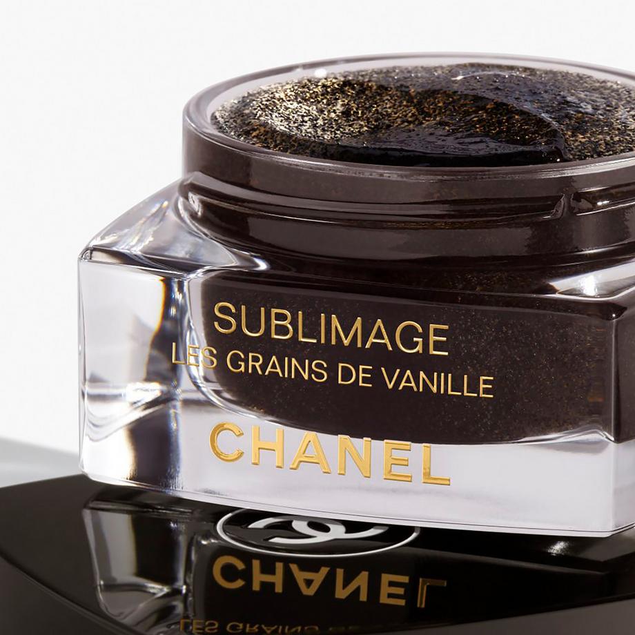CHANEL SUBLIMAGE LES GRAINS DE VANILLE ULTIMATIVES PEELING: REINIGT UND KLÄRT 