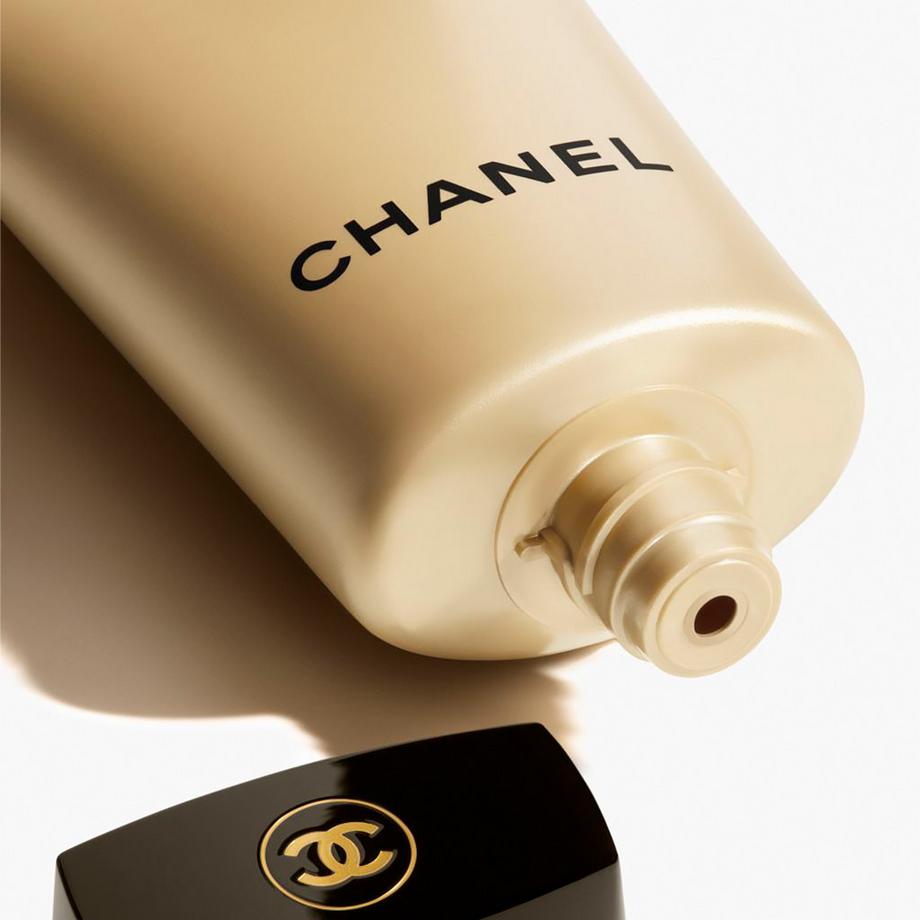 CHANEL SUBLIMAGE L'HUILE-EN-GEL DE DÉMAQUILLAGE ULTIMATIVER MAKE-UP-ENTFERNER: REINIGT UND PFLEGT DIE HAUT GESCHMEIDIG 