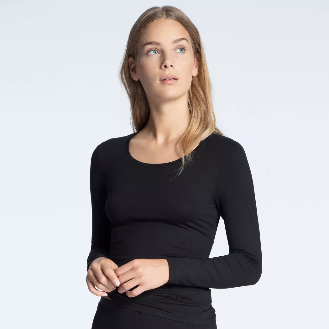 Langarmshirt CALIDA "Natural Comfort", Damen, Gr. XS (36/38), schwarz, Single Jersey, Obermaterial: 92% Baumwolle, 8% Elasthan, unifarben, normal hüftlang, Rundhals, Shirts Langarmshirt, elastisch, weich, langärmelig, Rundhals-Ausschnitt, atmungsaktiv