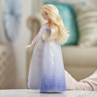 Hasbro  Disney Frozen 2 - Elsa, bambola cantante, Italiano 