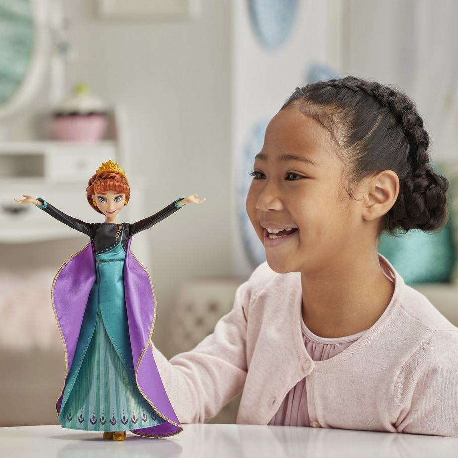 Hasbro  Disney Frozen 2 - Anna, bambola cantante, Italiana 