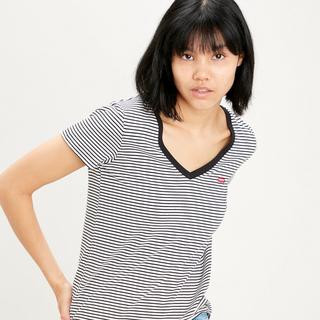 Levi's® Classic Fit Kurzarm T-Shirt  