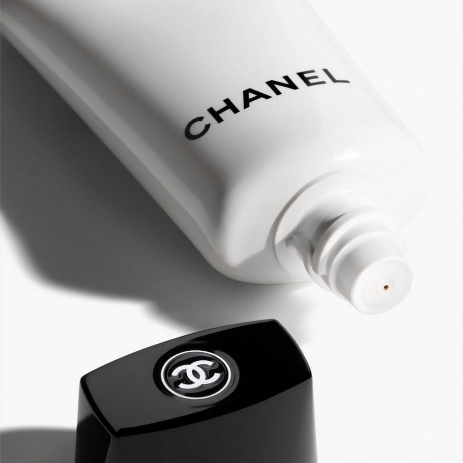 CHANEL CC CREAM VOLLSTÄNDIG KORRIGIERENDE GESICHTSPFLEGE SUPERAKTIV SPF 50 