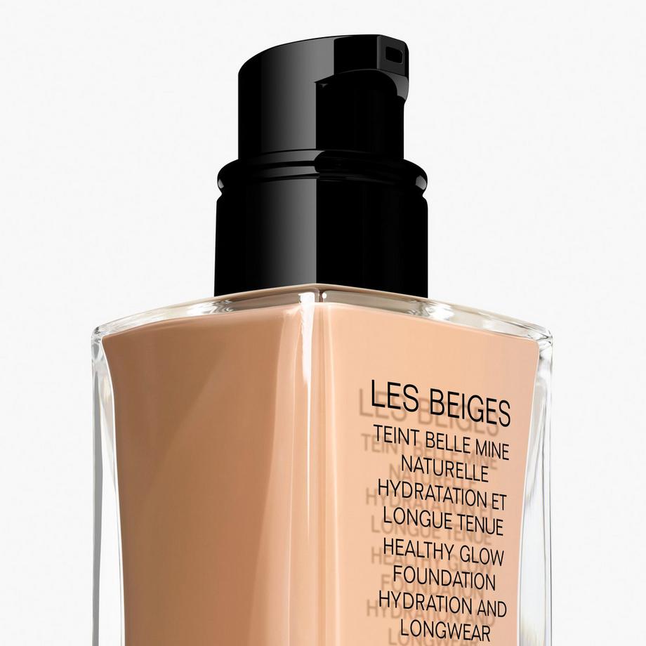 CHANEL LES BEIGES FOND DE TEINT TEINT BELLE MINE NATURELLE HYDRATATION ET LONGUE TENUE  