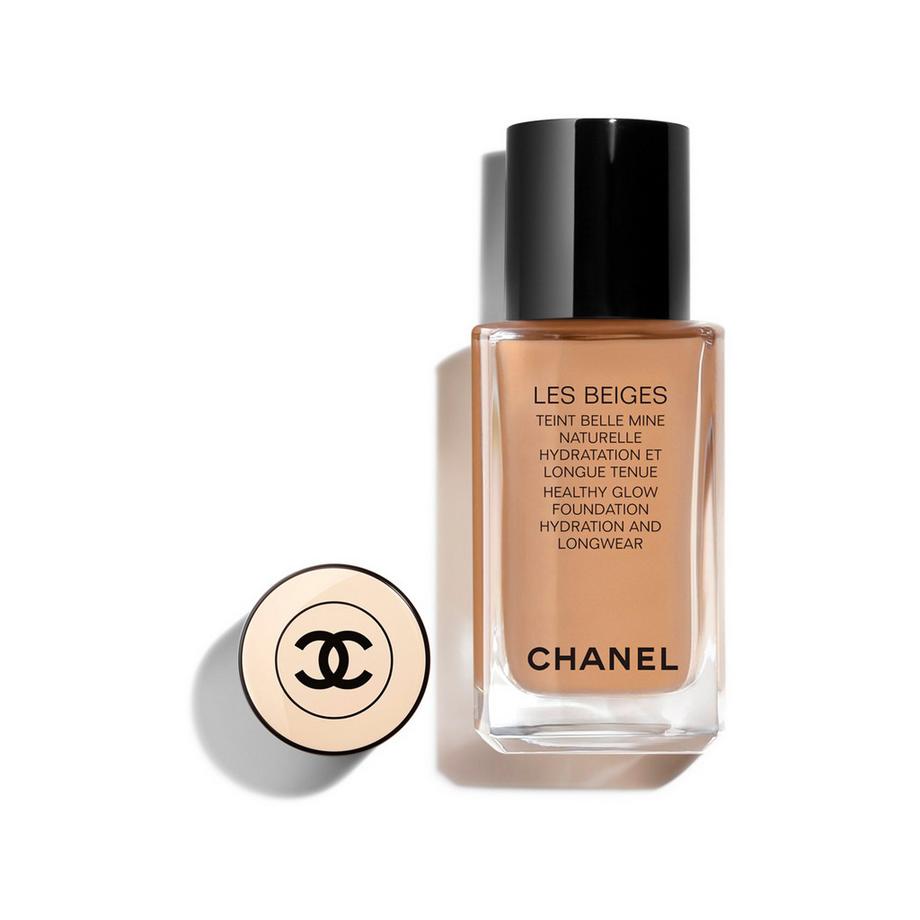CHANEL LES BEIGES FOUNDATION  FEUCHTIGKEITSSPENDENDE FOUNDATION MIT LANGEM HALT FÜR EINEN NATÜRLICH FRISCHEN TEINT 