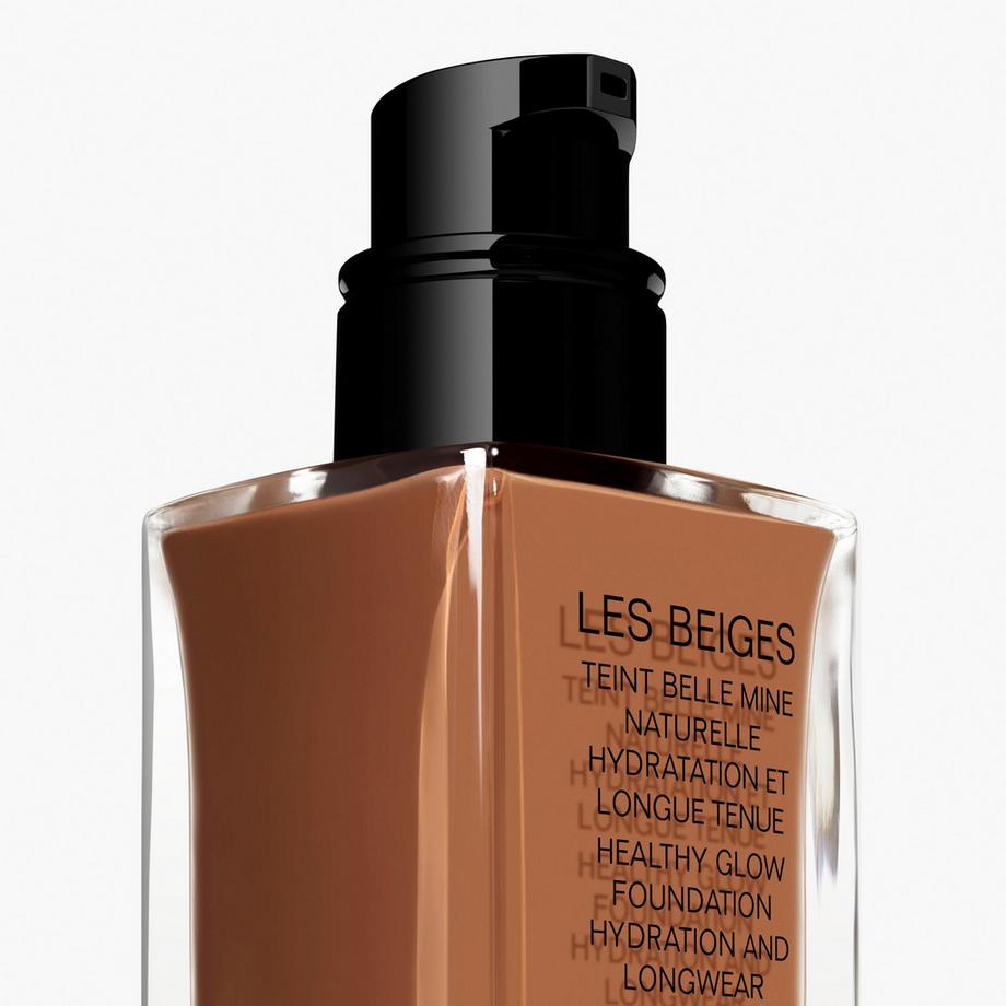 CHANEL LES BEIGES FOND DE TEINT TEINT BELLE MINE NATURELLE HYDRATATION ET LONGUE TENUE  