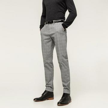 Chinohose, Tapered Fit