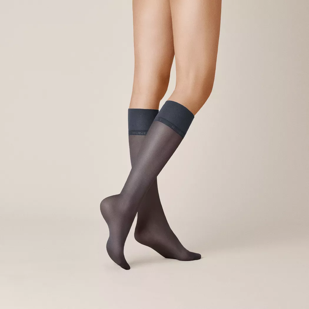 Kniestrümpfe KUNERT "SATIN LOOK 20", Damen, Gr. 39-42, marine, Obermaterial: 89% Polyamid, 11% Elasthan, normal, Socken Kniestrümpfe, bequemer, druckfreier Wohlfühlbund, transparent, glänzend 3