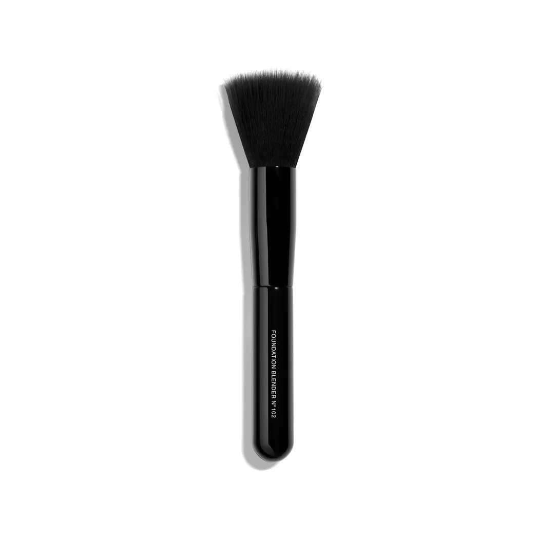 CHANEL - Pinsel Zum Verblenden Von Fluid-foundations, Pinceau Estompe Teint N°102