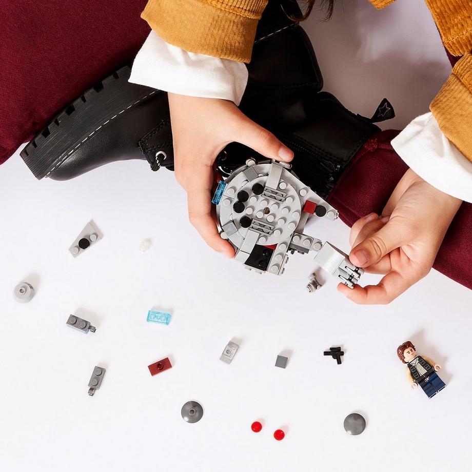 LEGO®  75295 Millennium Falcon™ Microfighter  