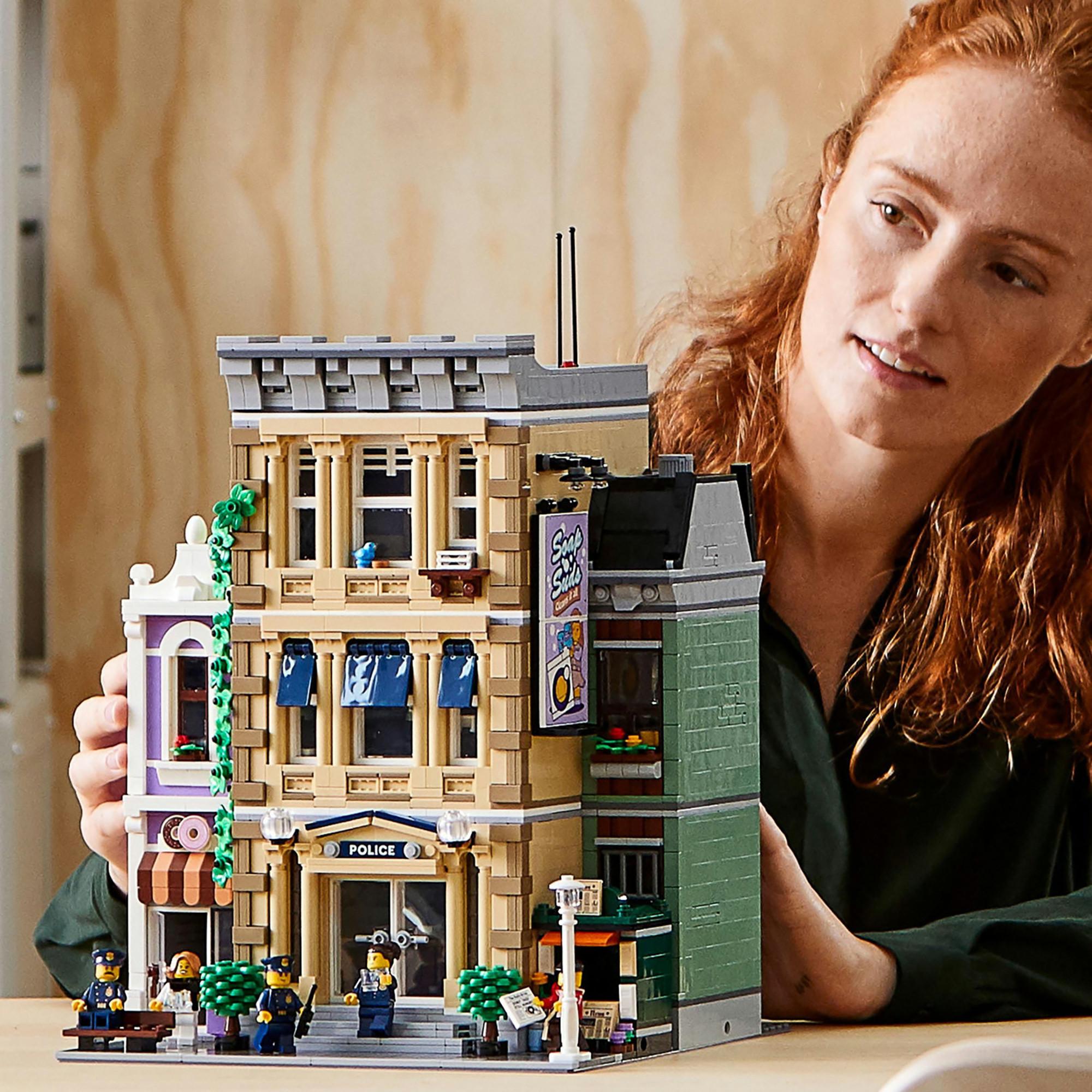 LEGO®  10278 Polizeistation 