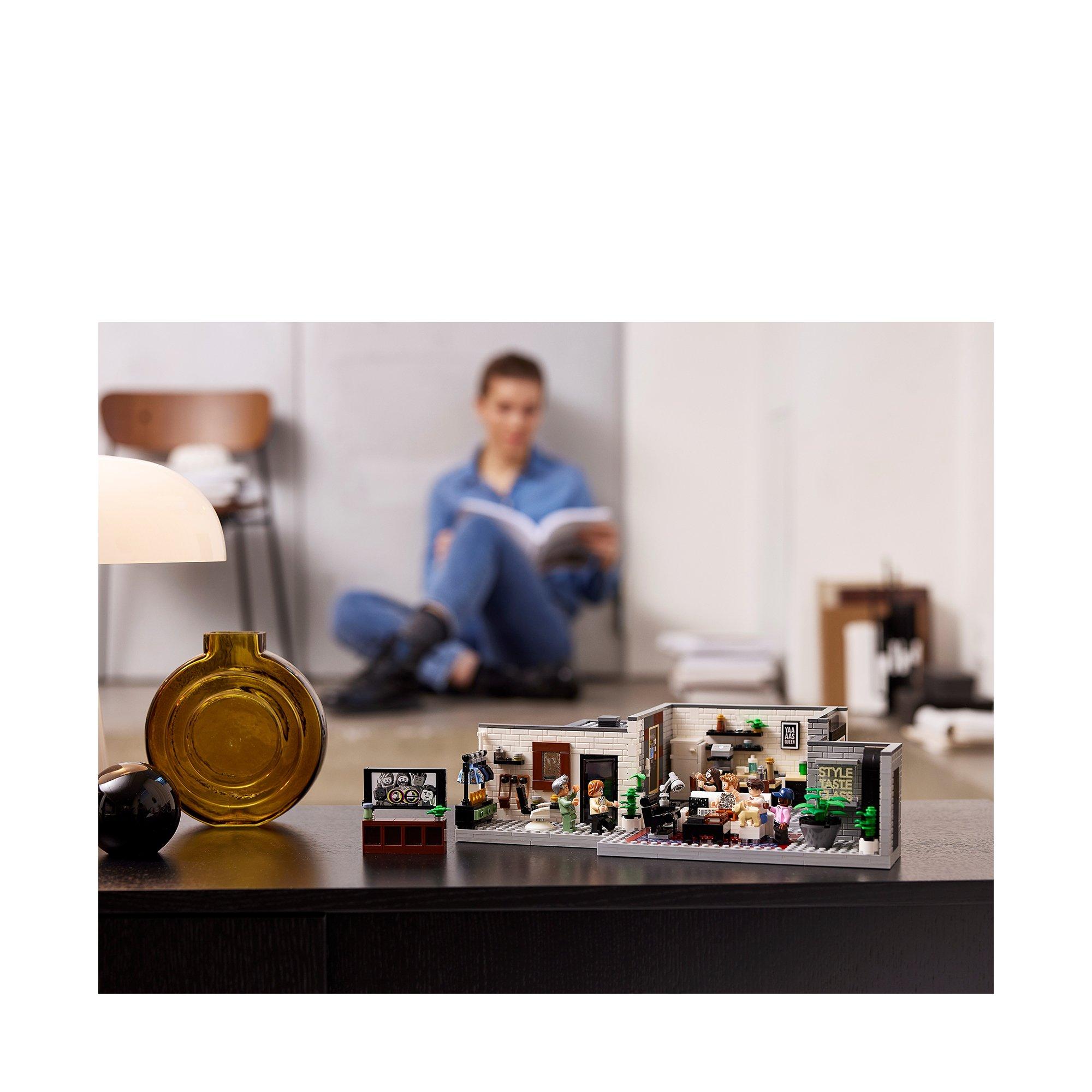 LEGO® 10291 Queer Eye – Das Loft der Fab 5 10291 Queer Eye – Das Loft der Fab 5 