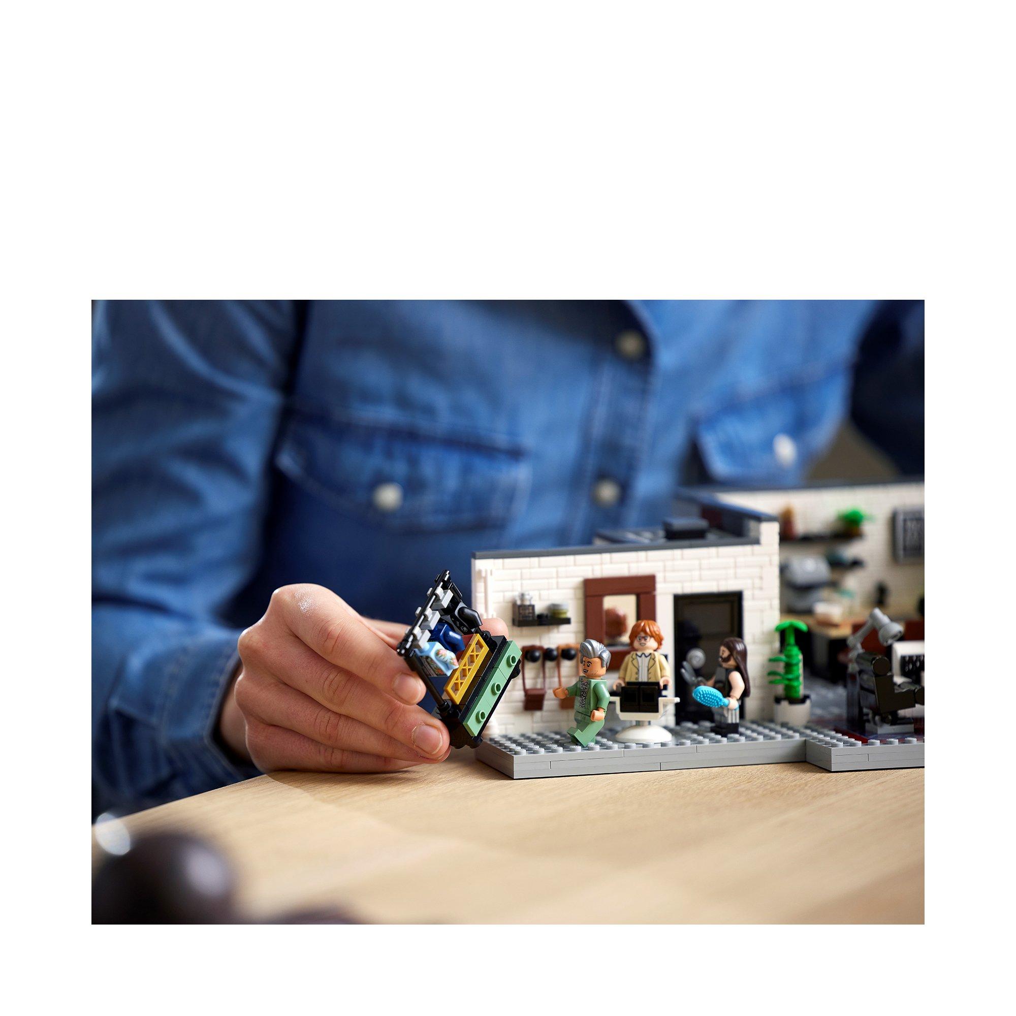 LEGO® 10291 Queer Eye – Das Loft der Fab 5 10291 Queer Eye – Das Loft der Fab 5 